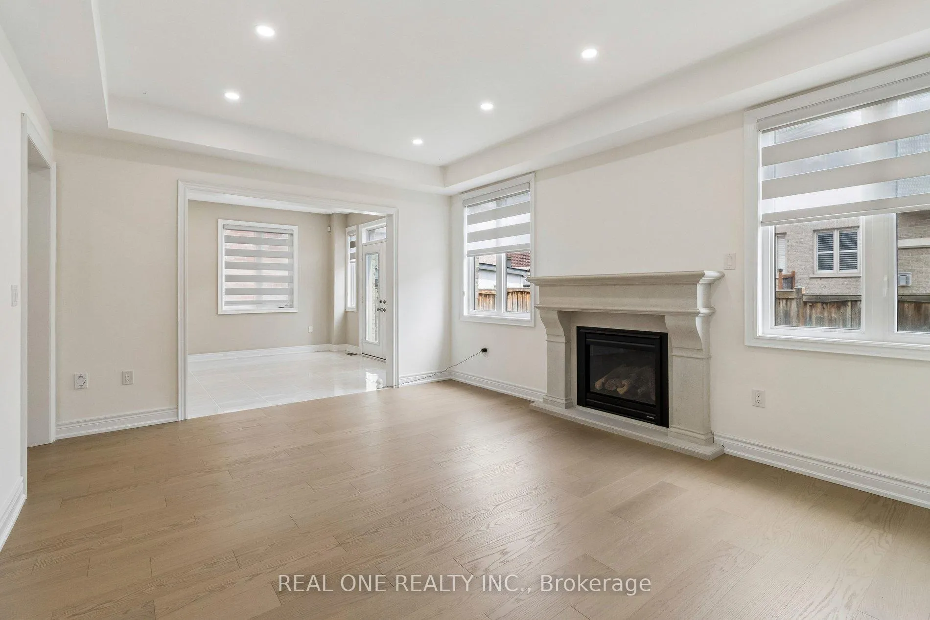 Photo 14 of 19 Rivoli Drive, Vaughan, Vellore Village — HOMEH