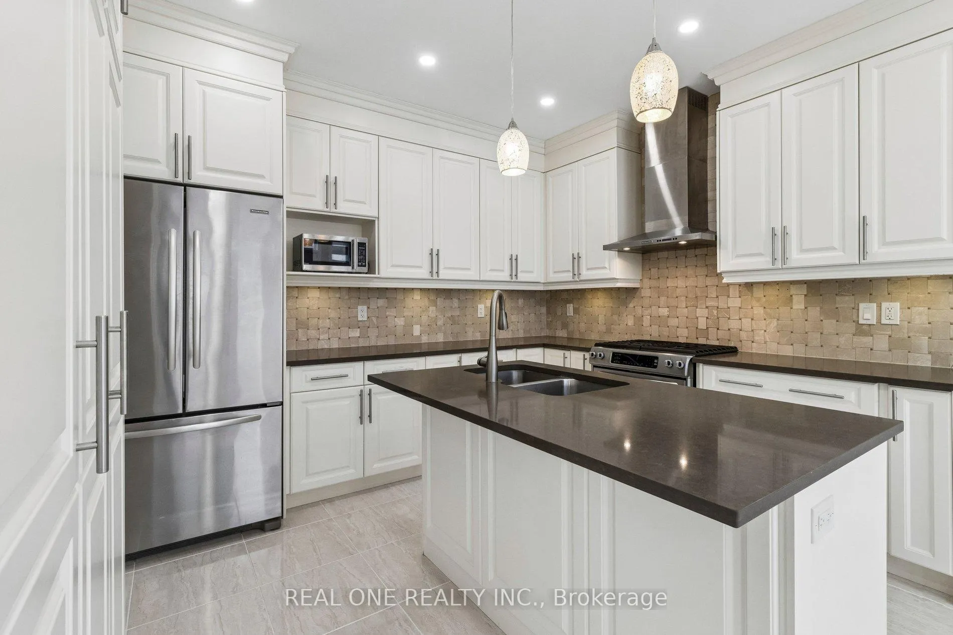 Photo 22 of 19 Rivoli Drive, Vaughan, Vellore Village — HOMEH