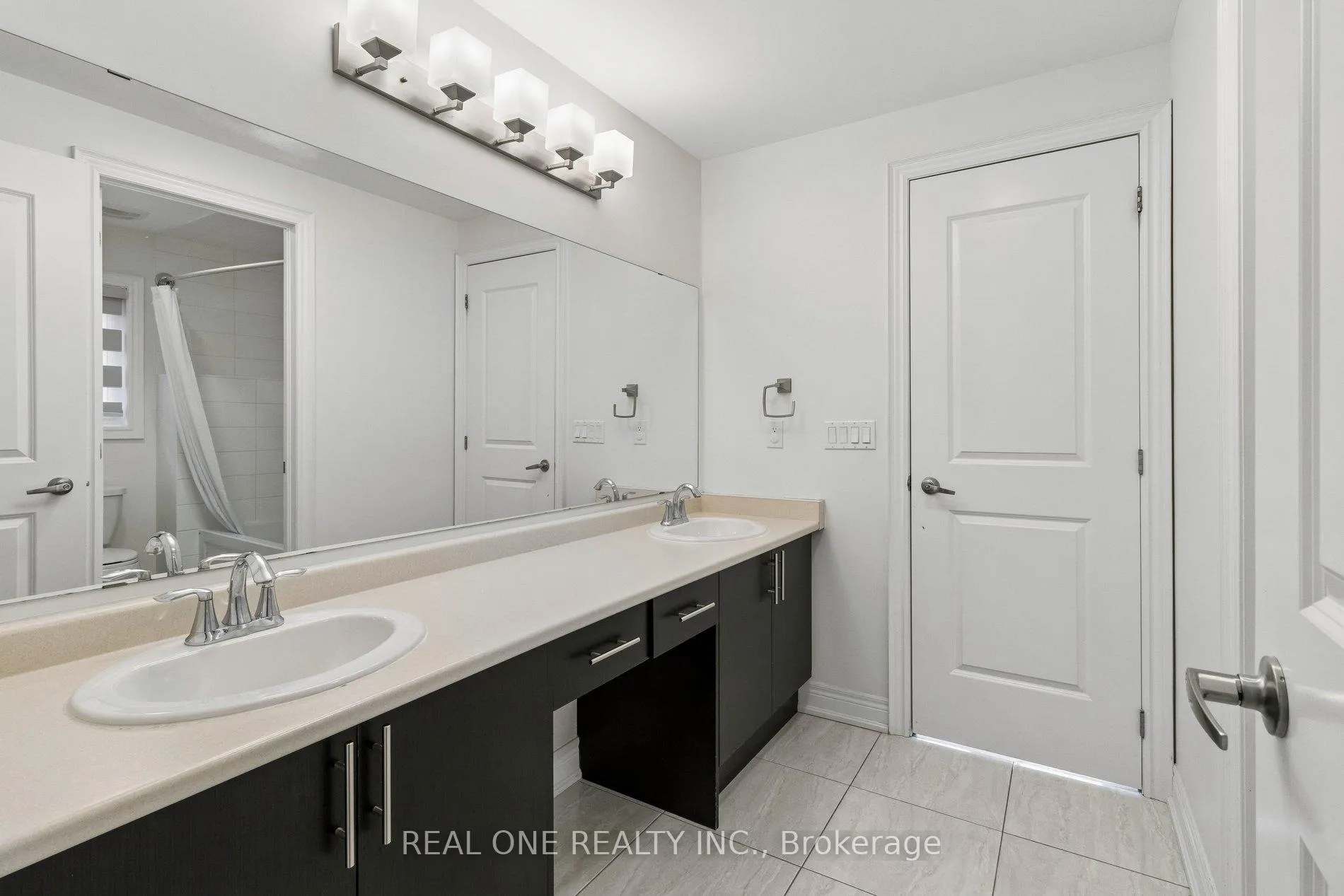 Photo 29 of 19 Rivoli Drive, Vaughan, Vellore Village — HOMEH