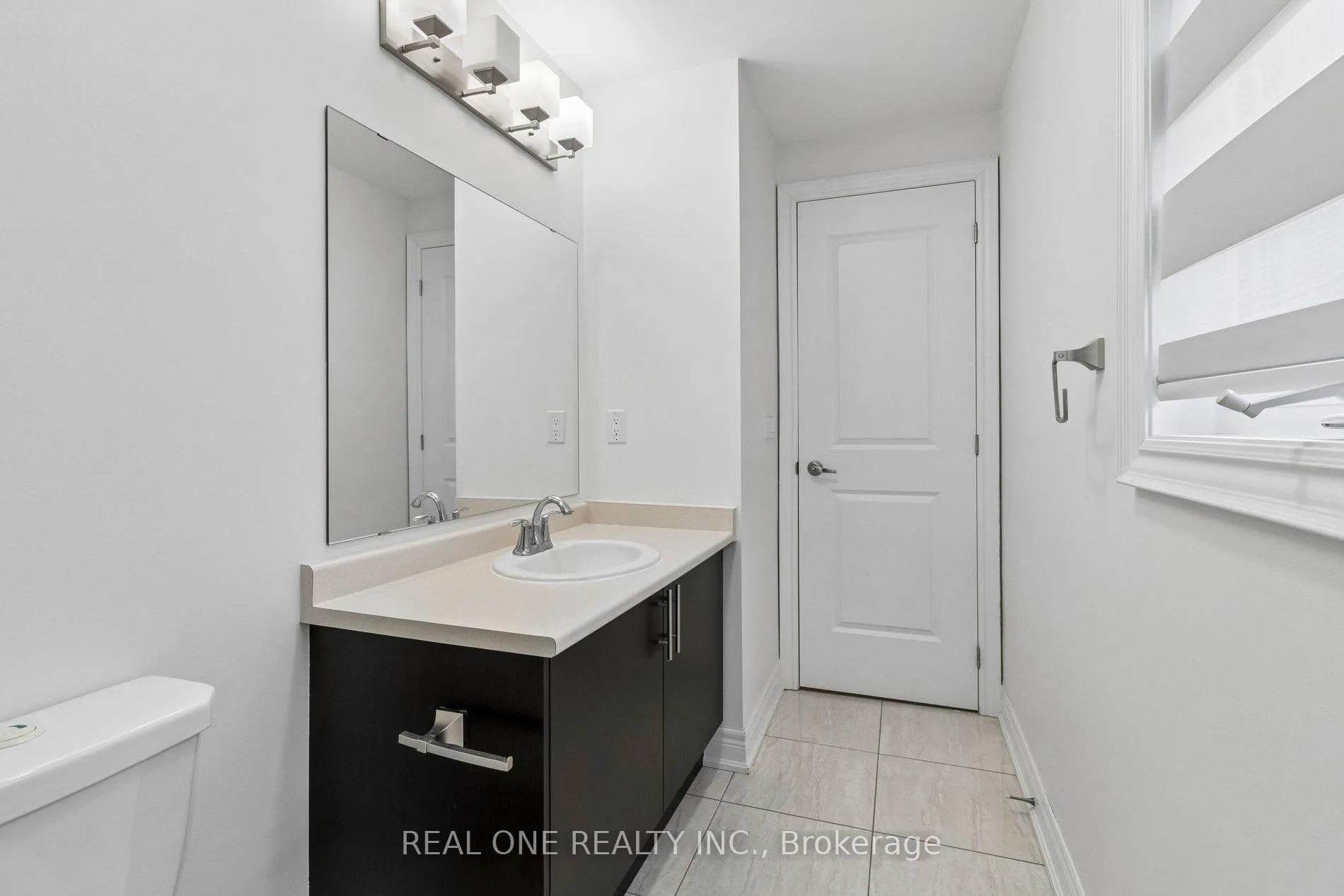 Photo 38 of 19 Rivoli Drive, Vaughan, Vellore Village — HOMEH