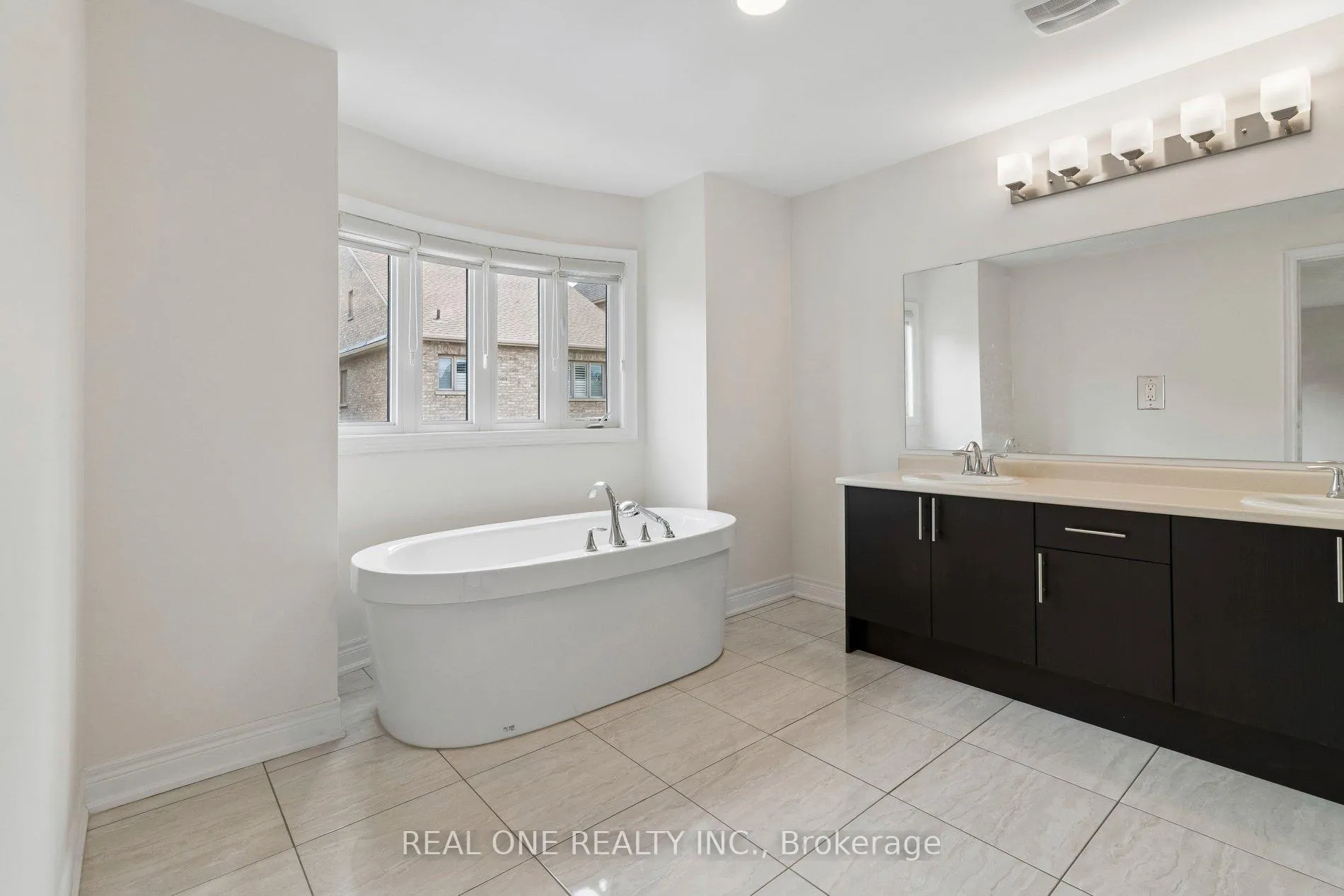 Photo 44 of 19 Rivoli Drive, Vaughan, Vellore Village — HOMEH