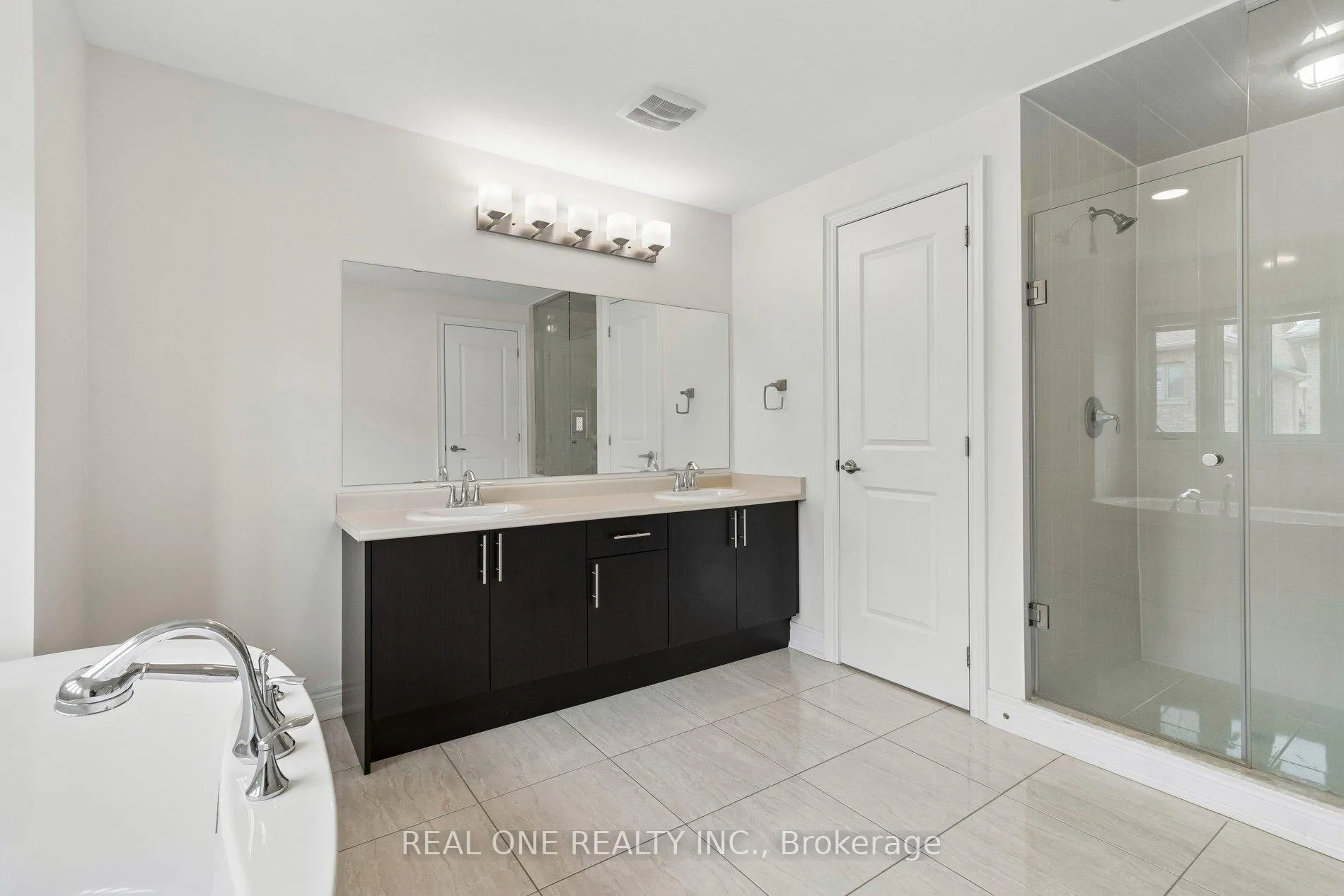 Photo 45 of 19 Rivoli Drive, Vaughan, Vellore Village — HOMEH