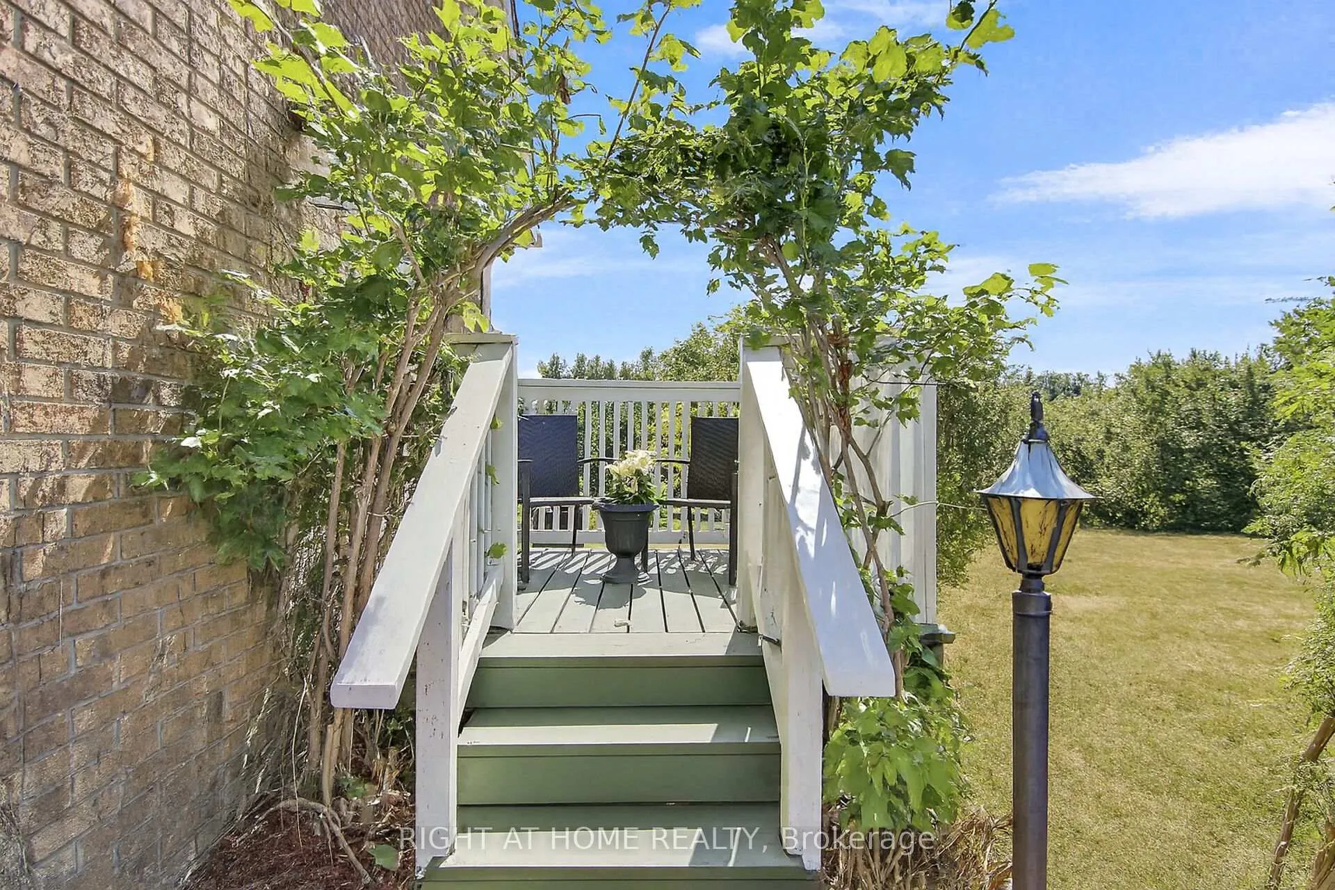 Photo 7 of 4179 Alfalfa Street, Ottawa, Vernon — HOMEH