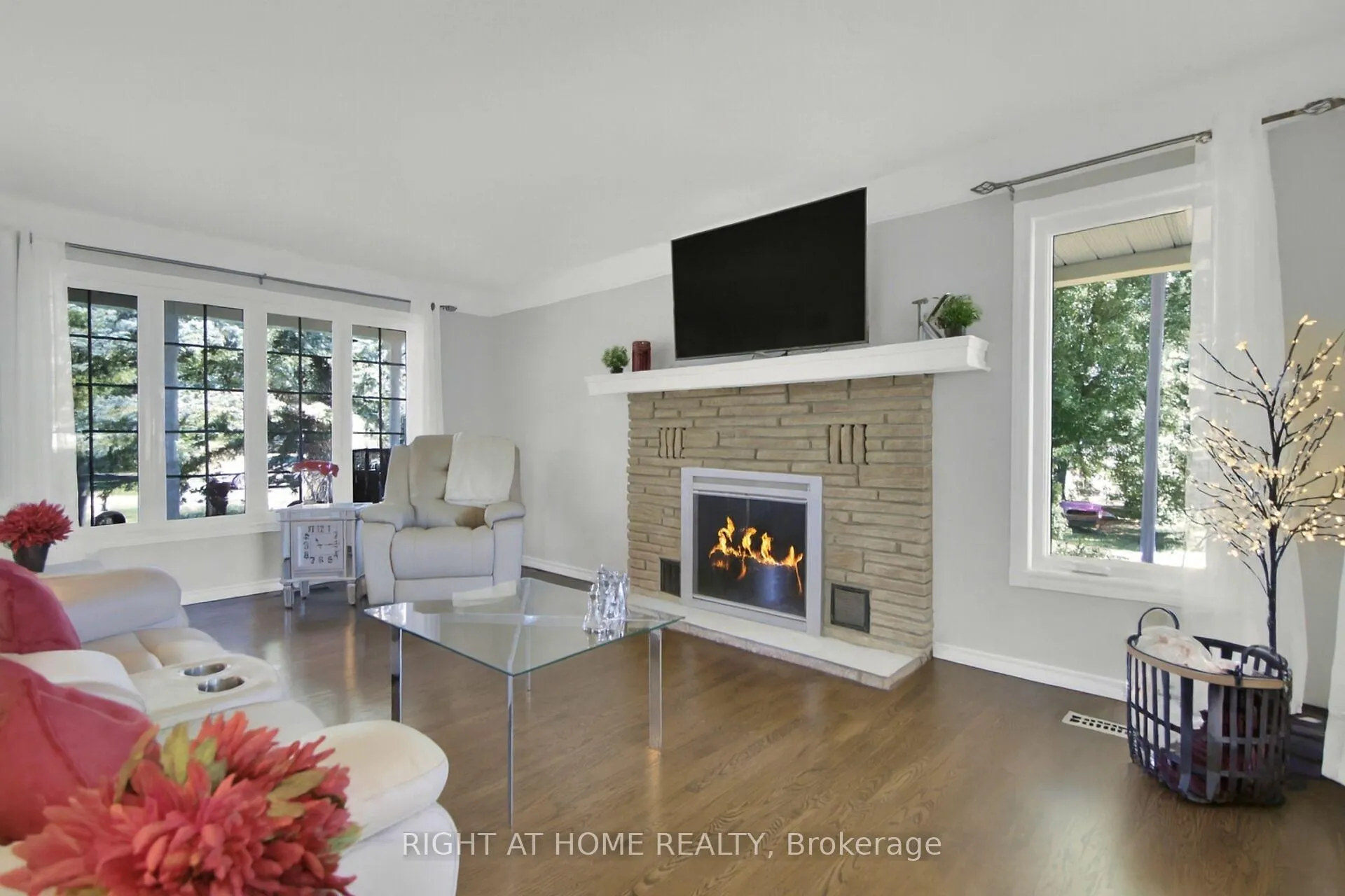 Photo 10 of 4179 Alfalfa Street, Ottawa, Vernon — HOMEH