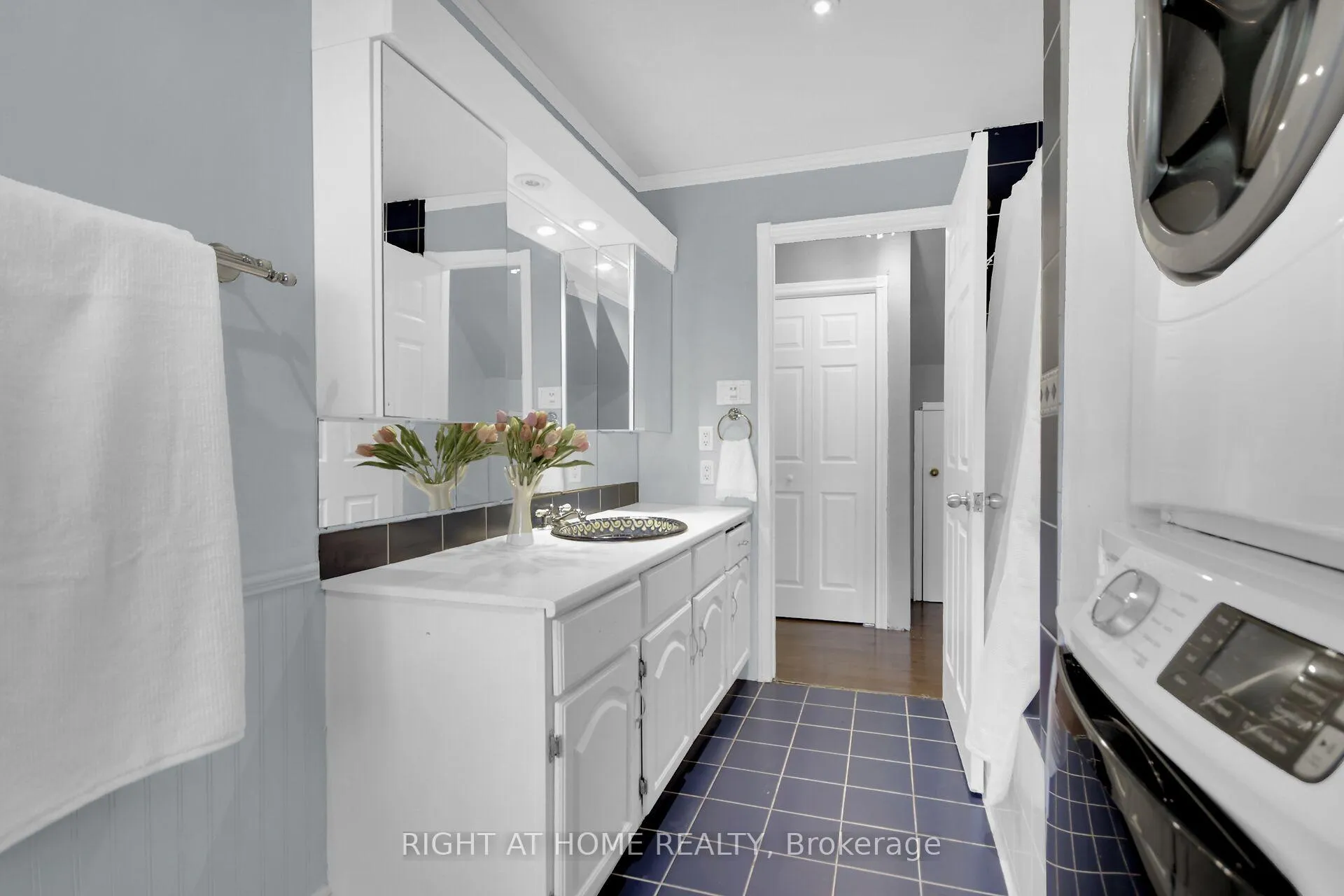 Photo 19 of 4179 Alfalfa Street, Ottawa, Vernon — HOMEH