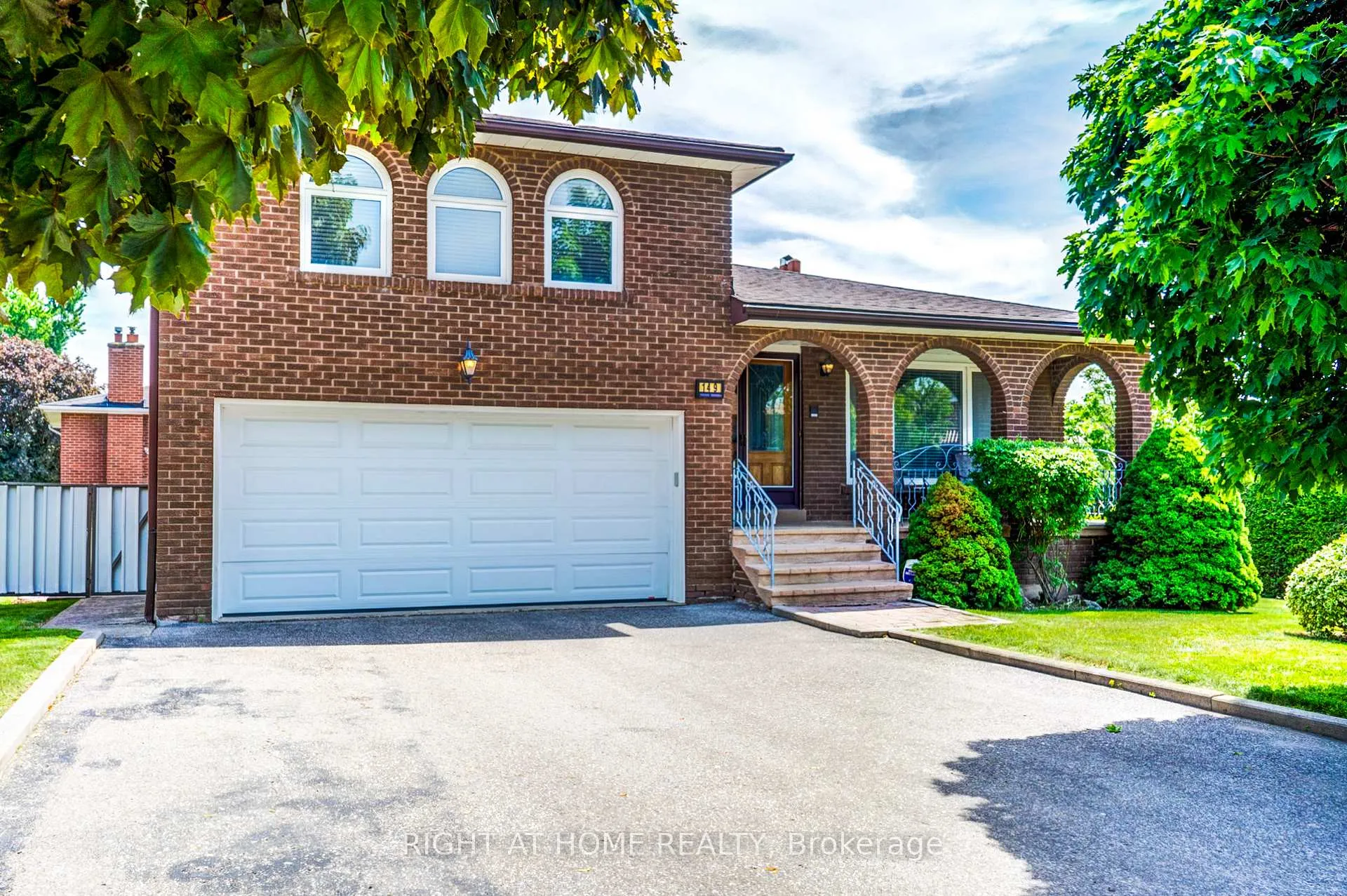 Photo 1 of 149 Jeanne Drive W, Vaughan, East Woodbridge — HOMEH