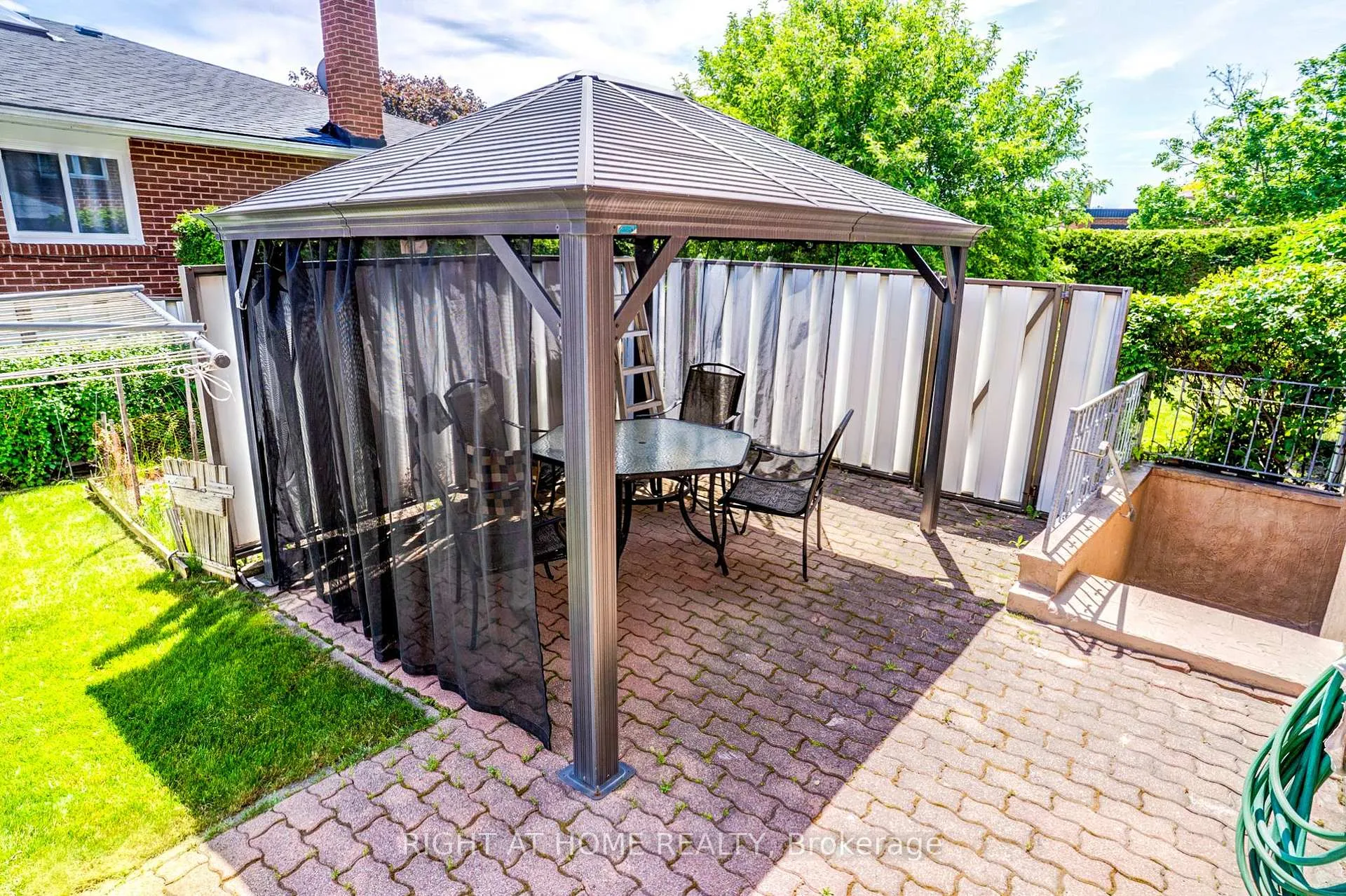 Photo 6 of 149 Jeanne Drive W, Vaughan, East Woodbridge — HOMEH