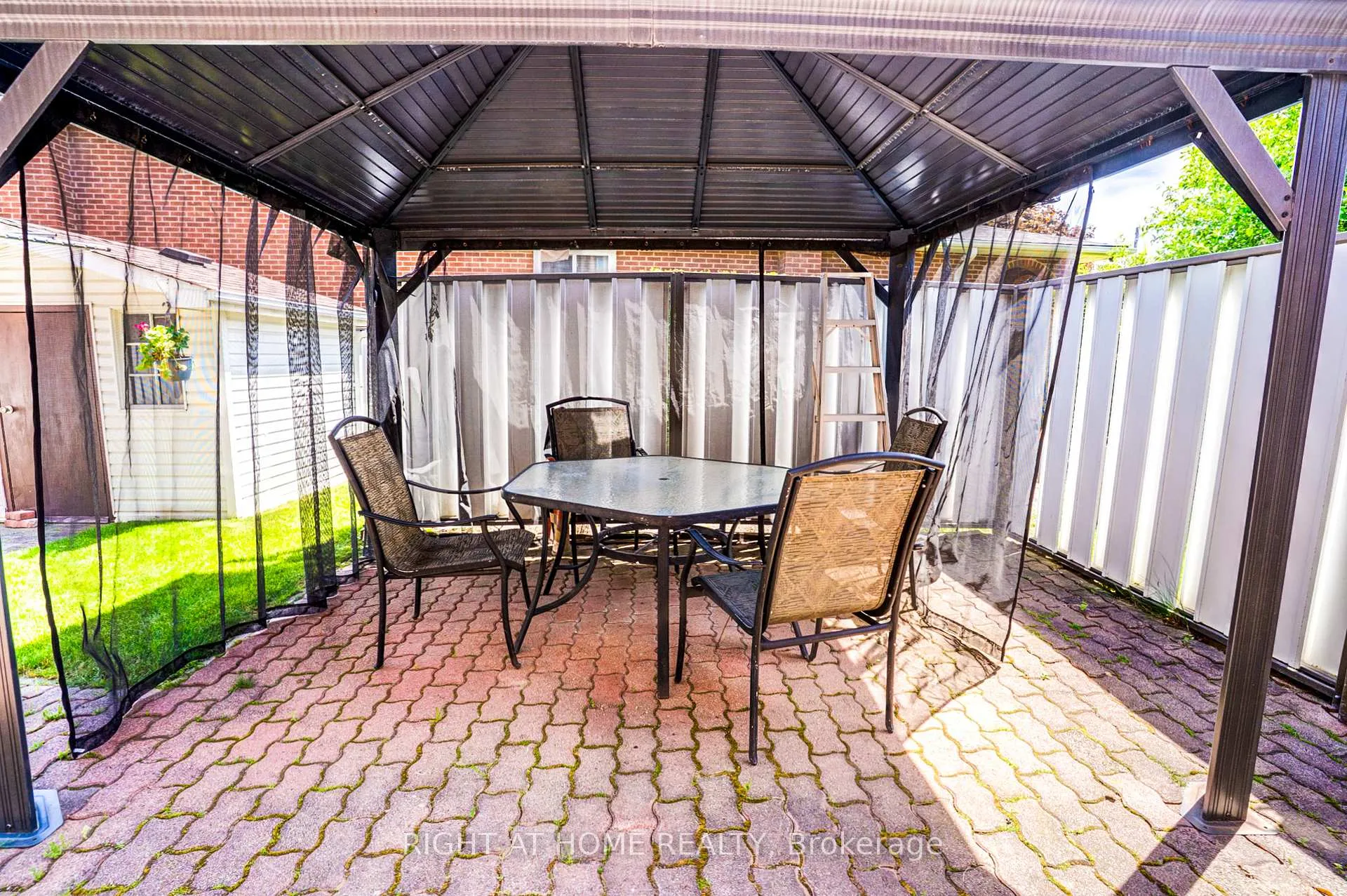 Photo 7 of 149 Jeanne Drive W, Vaughan, East Woodbridge — HOMEH