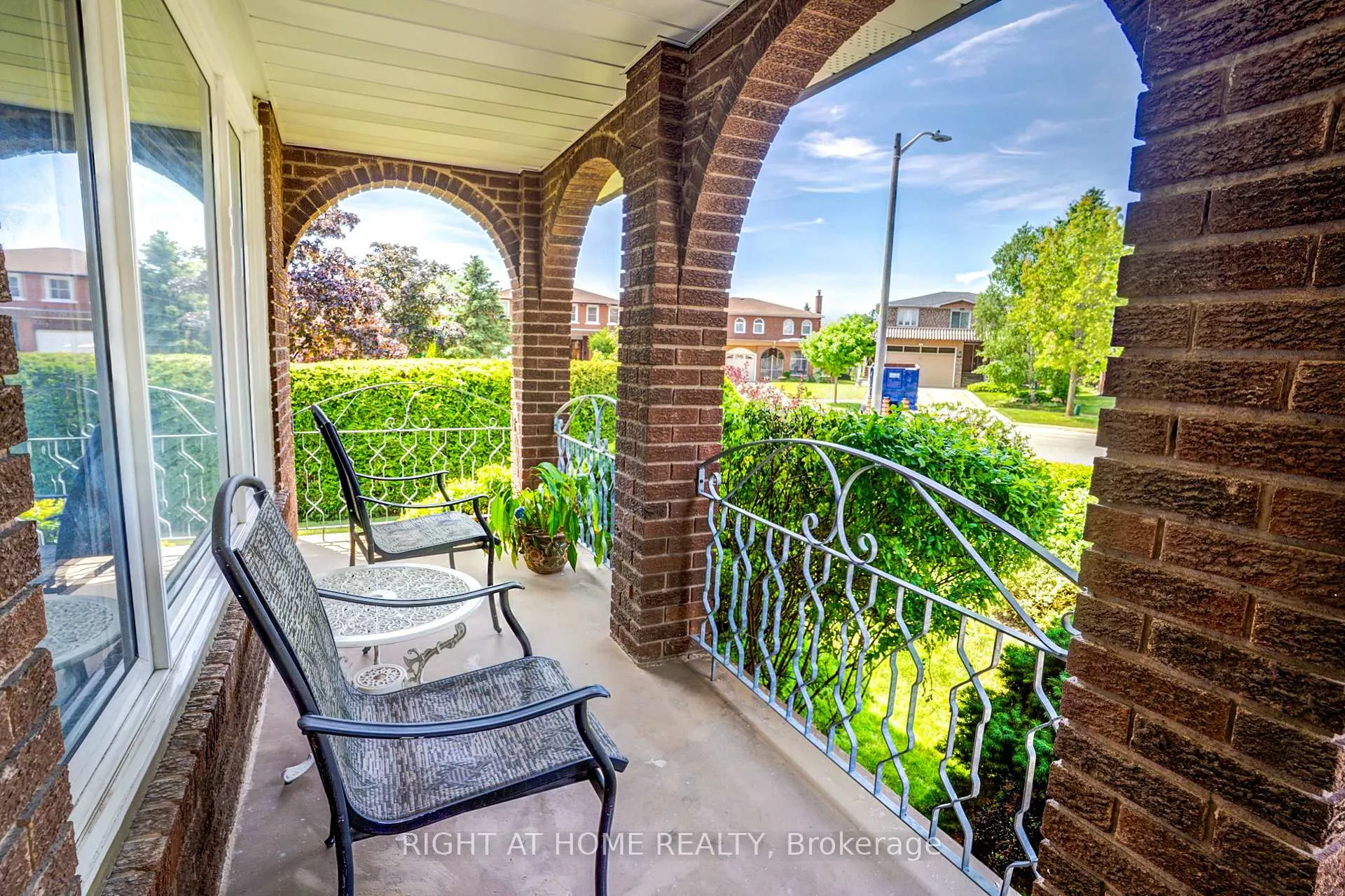 Photo 8 of 149 Jeanne Drive W, Vaughan, East Woodbridge — HOMEH