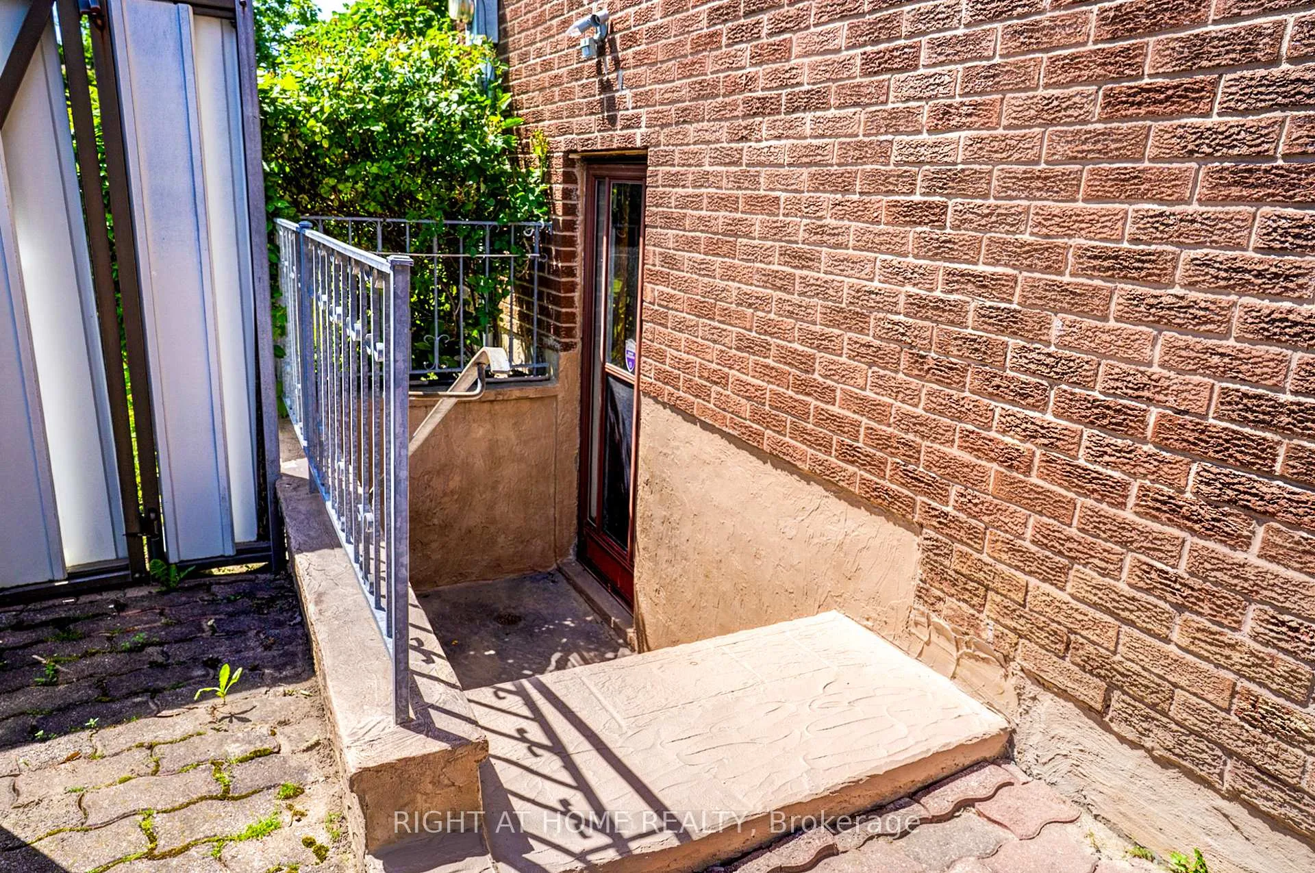 Photo 10 of 149 Jeanne Drive W, Vaughan, East Woodbridge — HOMEH