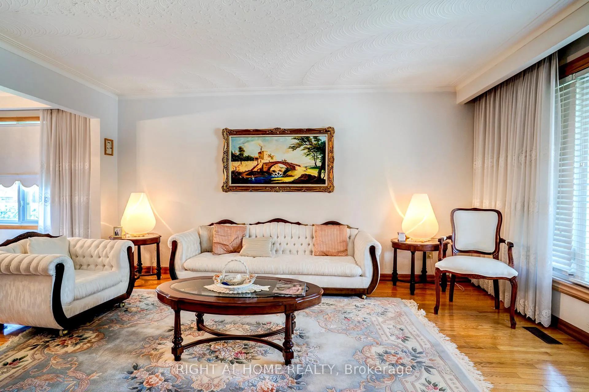 Photo 13 of 149 Jeanne Drive W, Vaughan, East Woodbridge — HOMEH