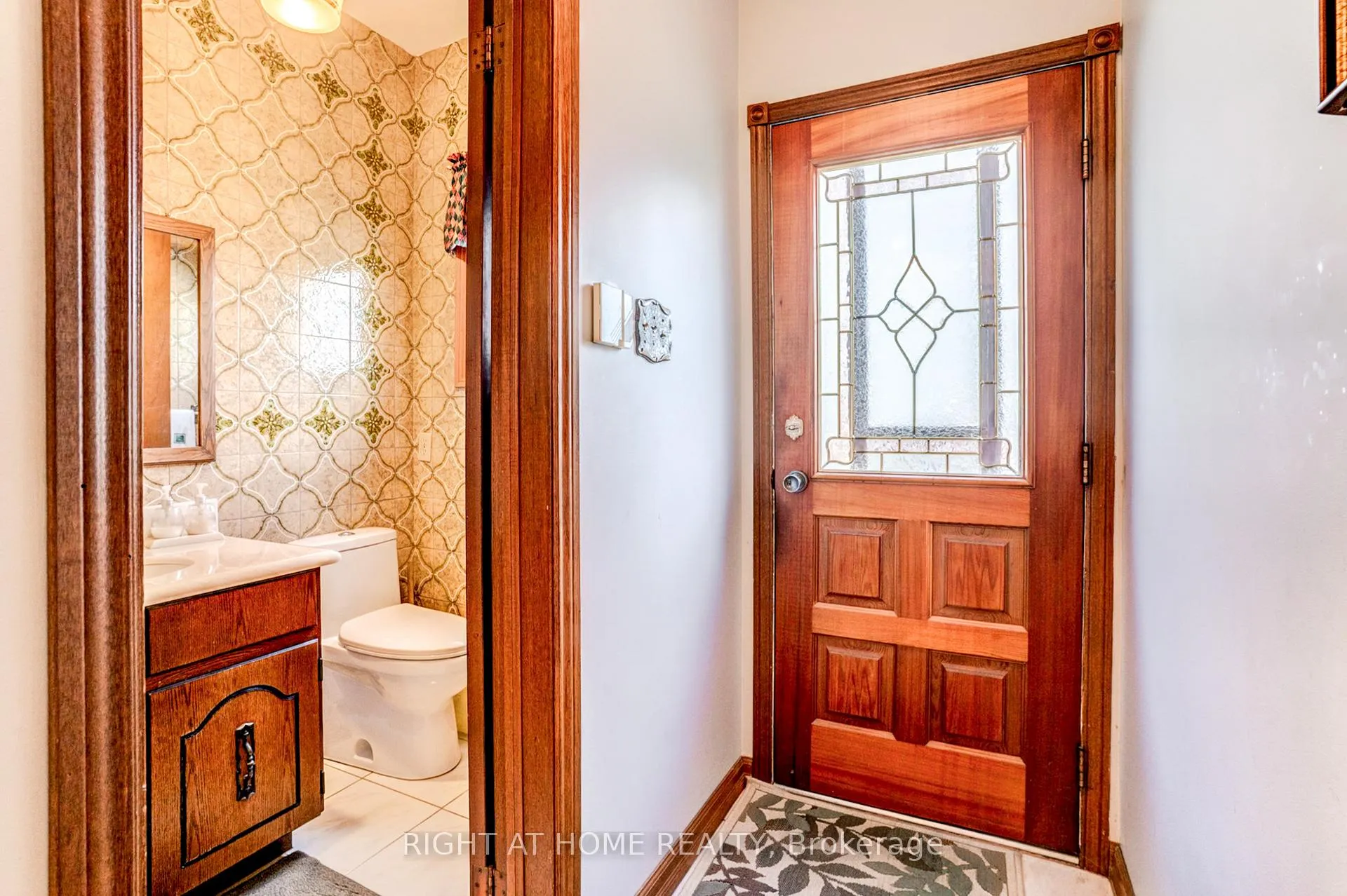 Photo 20 of 149 Jeanne Drive W, Vaughan, East Woodbridge — HOMEH