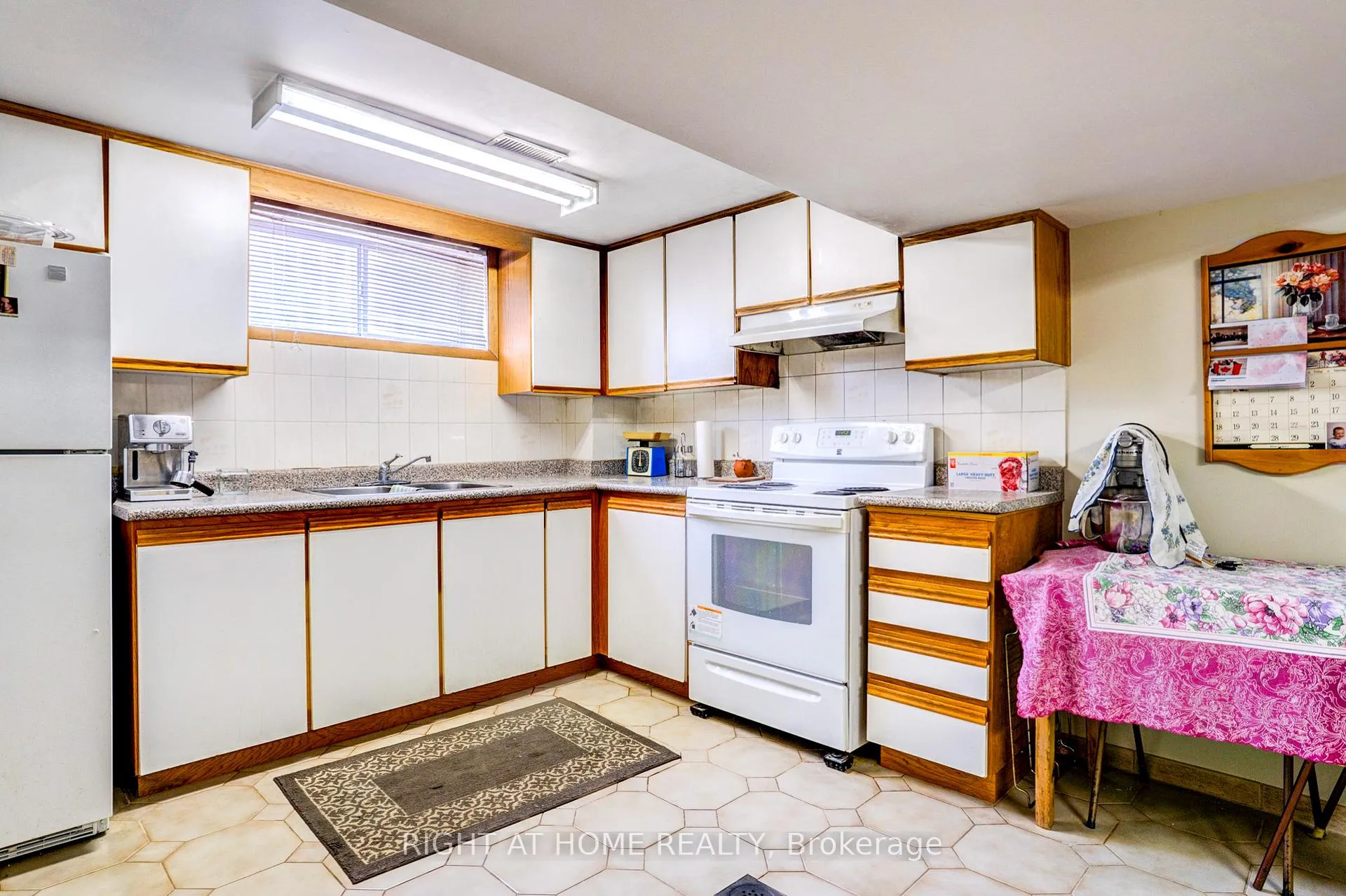 Photo 24 of 149 Jeanne Drive W, Vaughan, East Woodbridge — HOMEH