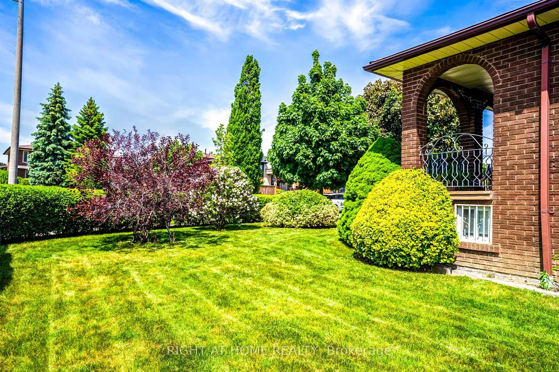 Photo 29 of 149 Jeanne Drive W, Vaughan, East Woodbridge — HOMEH