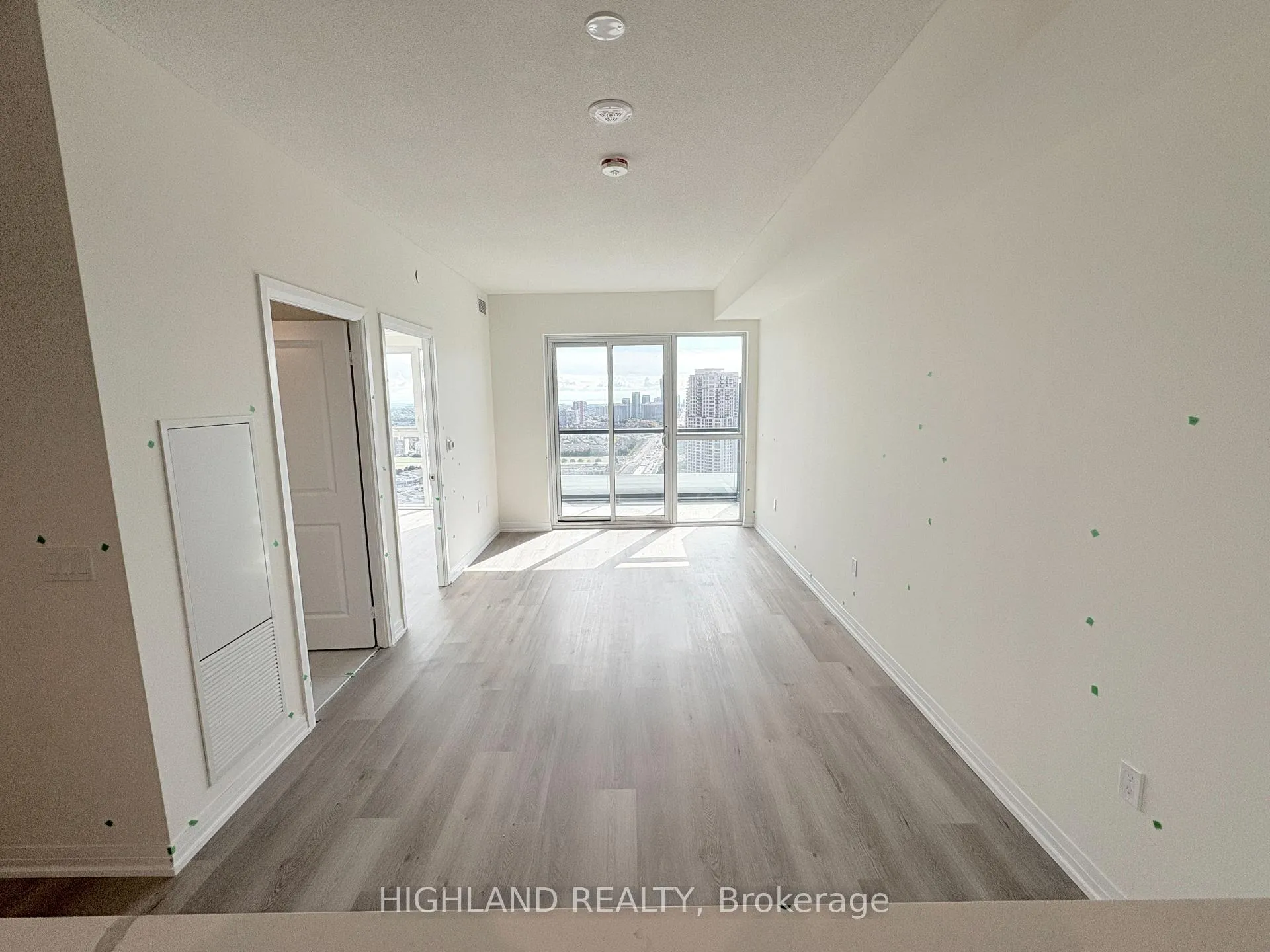 Photo 3 of Unit 2502, 15 Watergarden Drive, Mississauga, Hurontario — HOMEH