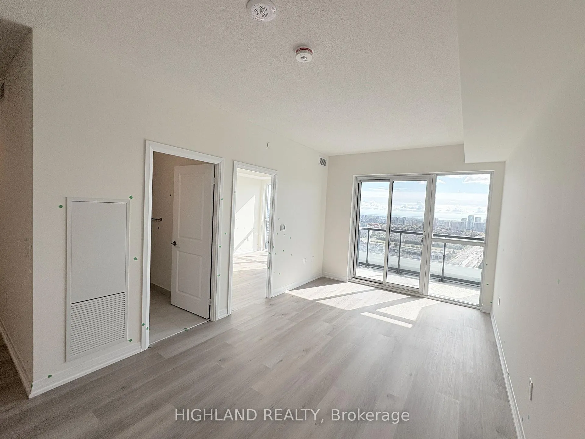 Photo 5 of Unit 2502, 15 Watergarden Drive, Mississauga, Hurontario — HOMEH