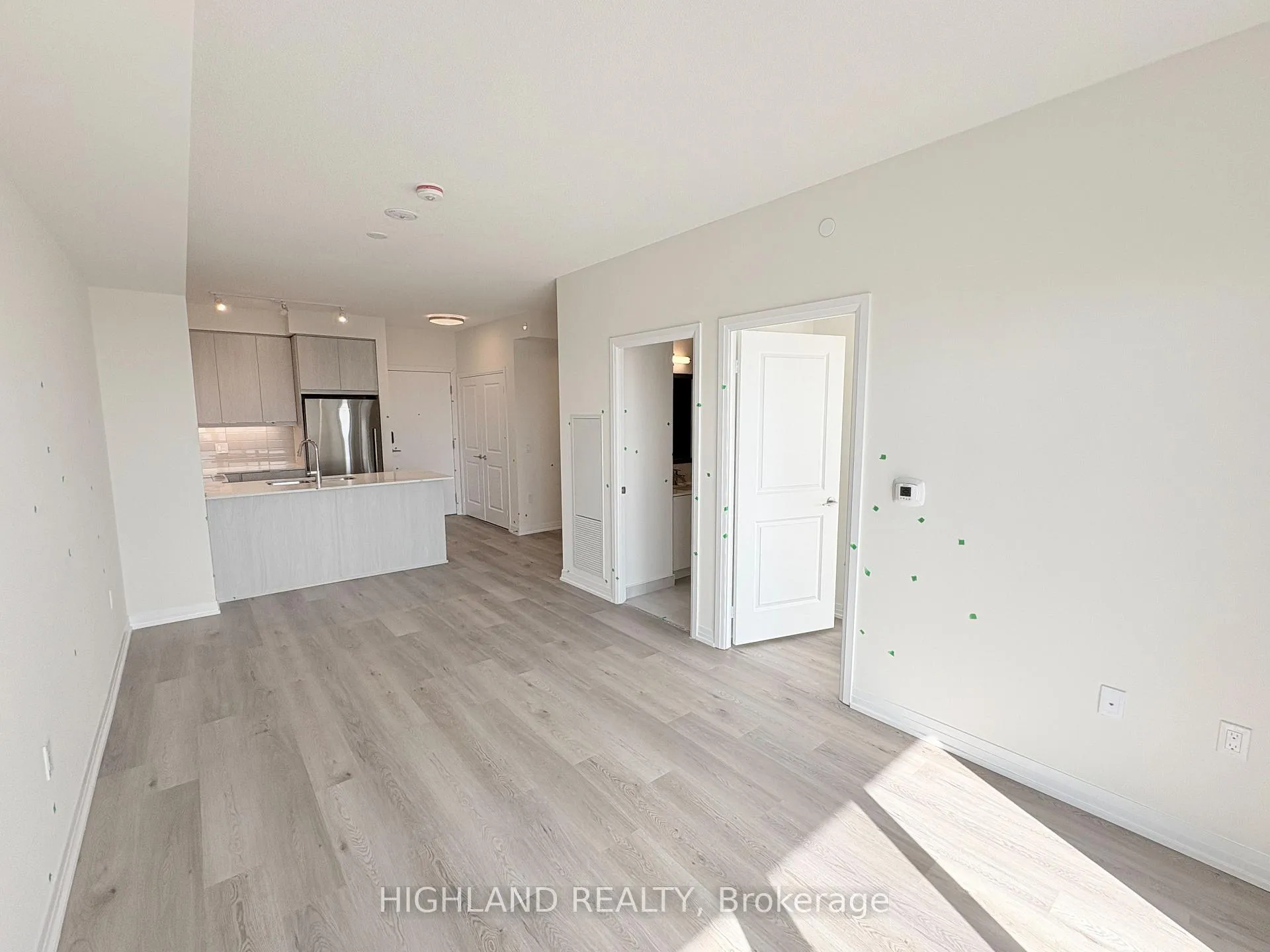 Photo 6 of Unit 2502, 15 Watergarden Drive, Mississauga, Hurontario — HOMEH