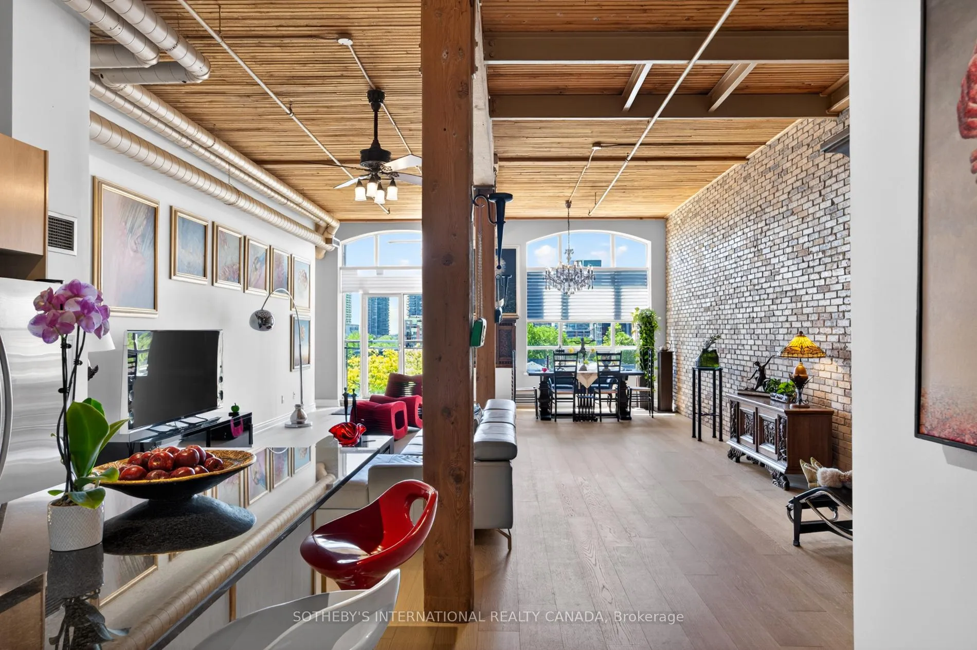 Photo 6 of Unit 404, 993 Queen Street W, Toronto, Niagara — HOMEH