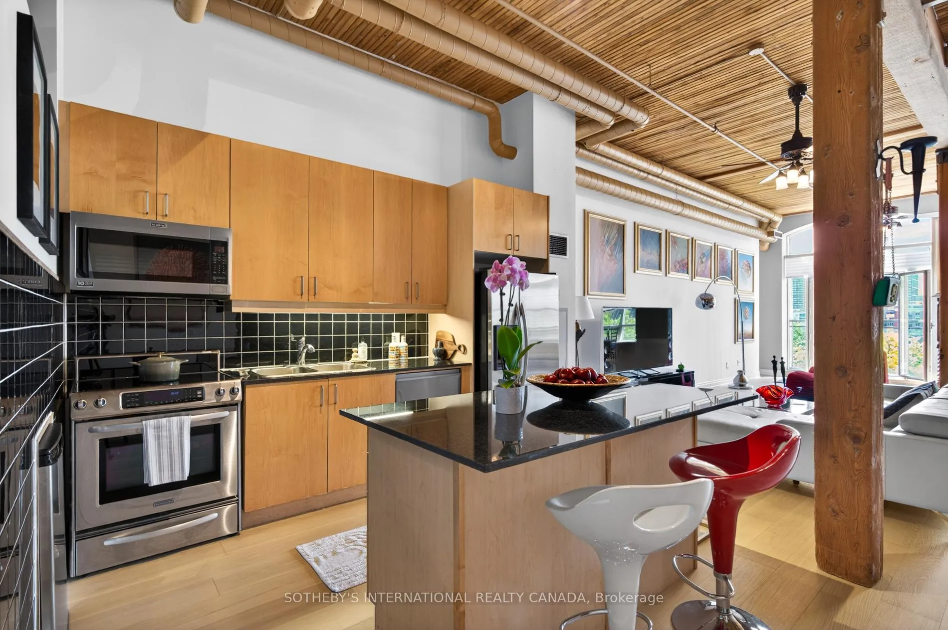 Photo 7 of Unit 404, 993 Queen Street W, Toronto, Niagara — HOMEH