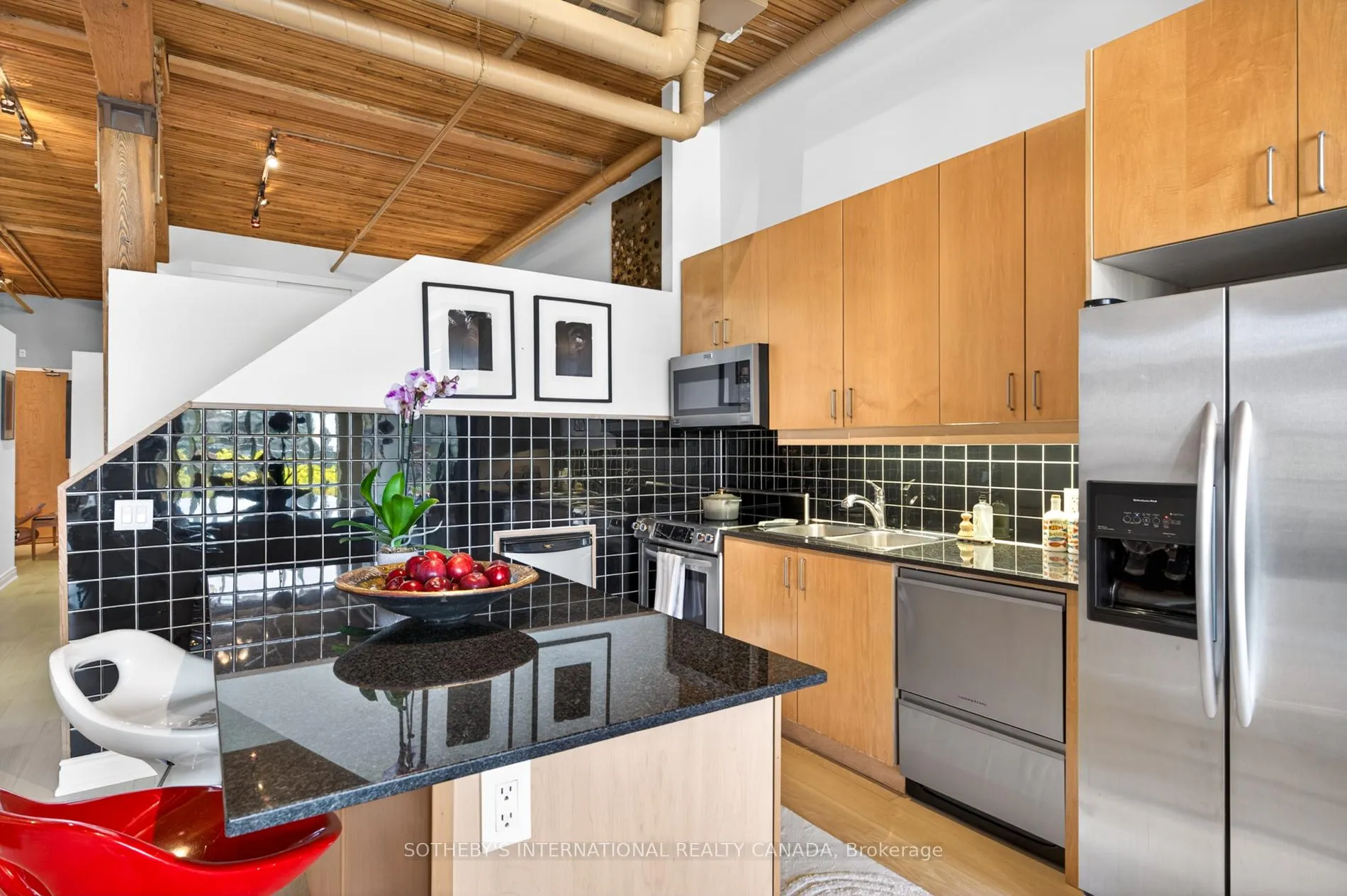 Photo 9 of Unit 404, 993 Queen Street W, Toronto, Niagara — HOMEH