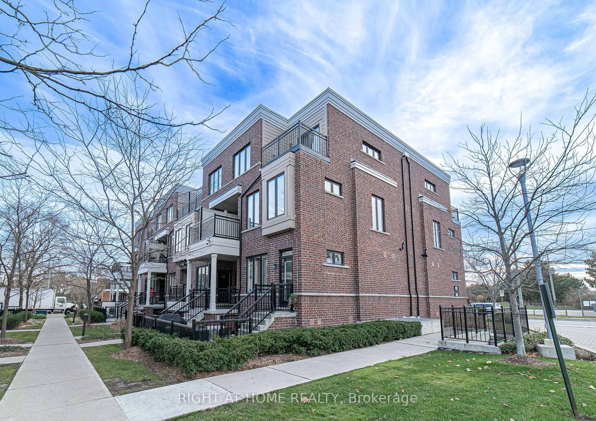 Photo 2 of Unit 139, 50 Carnation Avenue, Etobicoke, Long Branch — HOMEH
