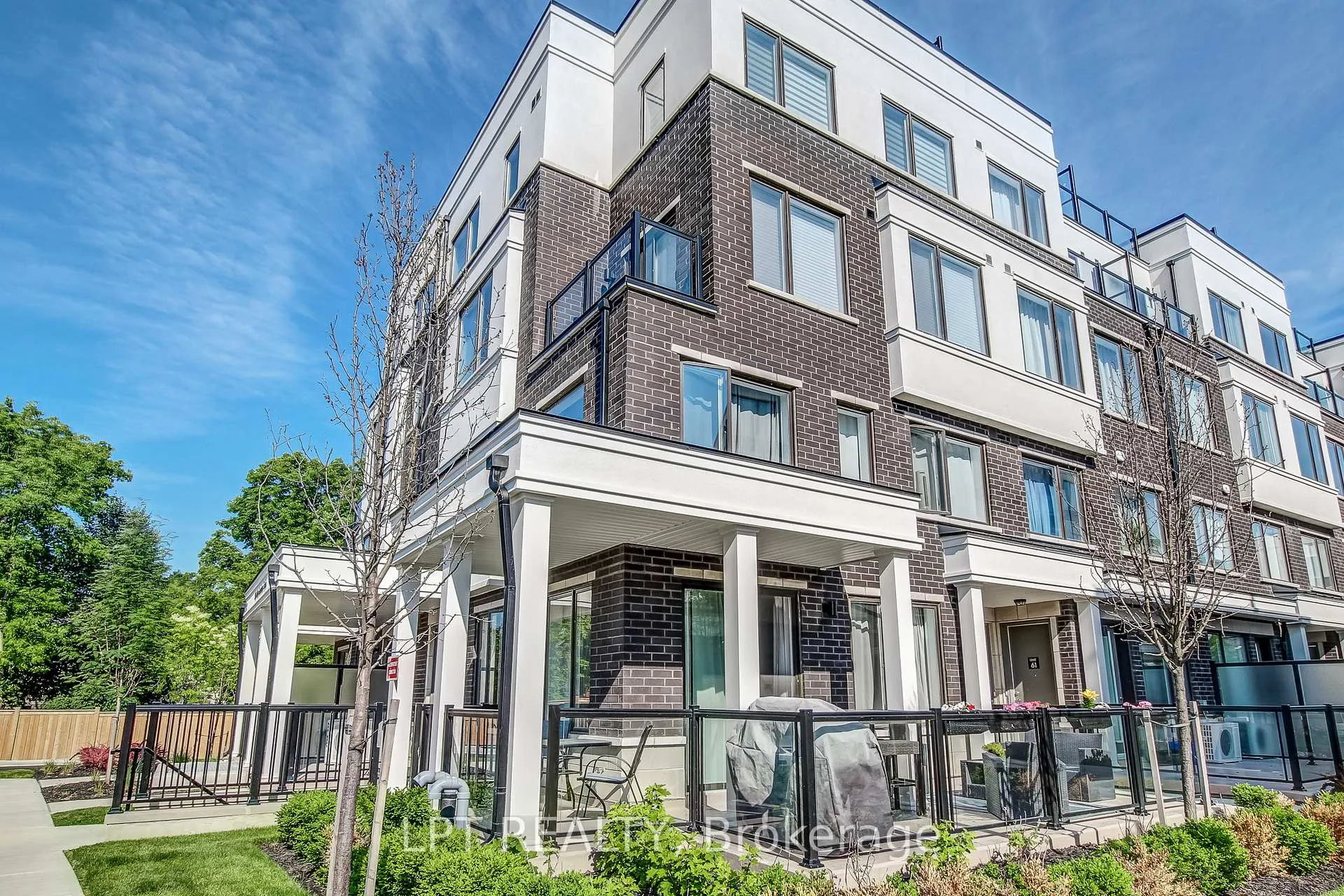 Photo 1 of Unit 64, 300 Alex Gardner Circle, Aurora, Aurora Heights — HOMEH