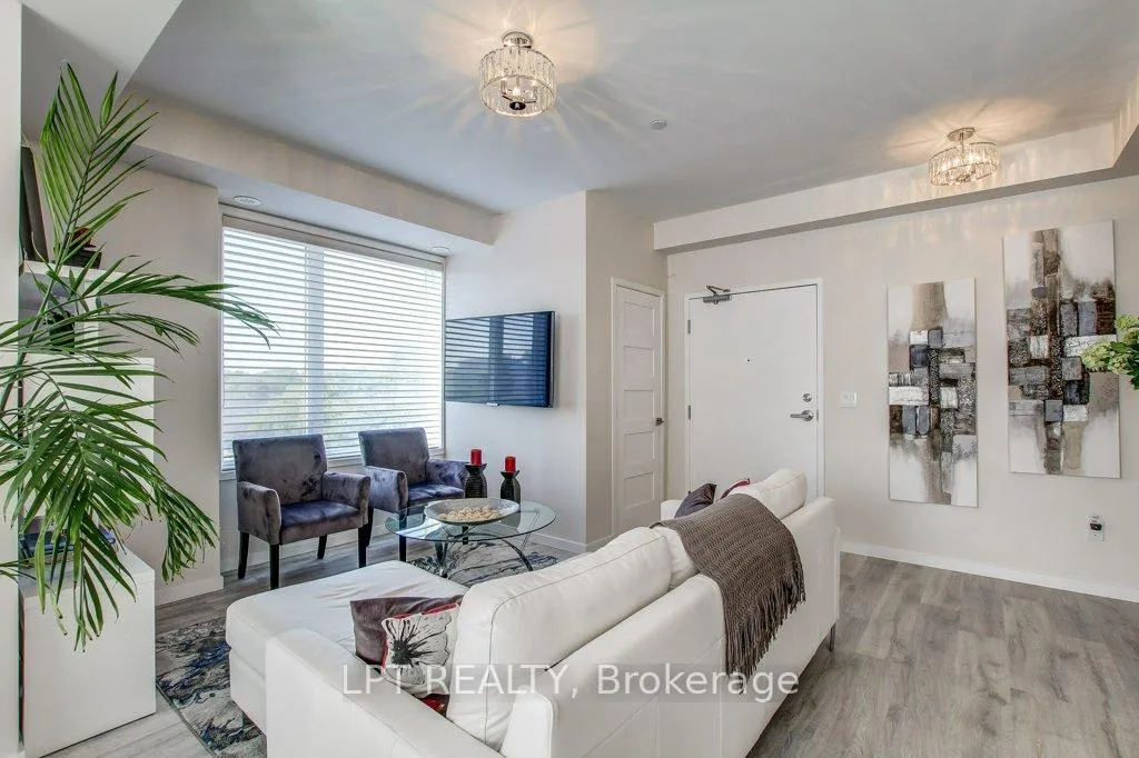 Photo 7 of Unit 64, 300 Alex Gardner Circle, Aurora, Aurora Heights — HOMEH