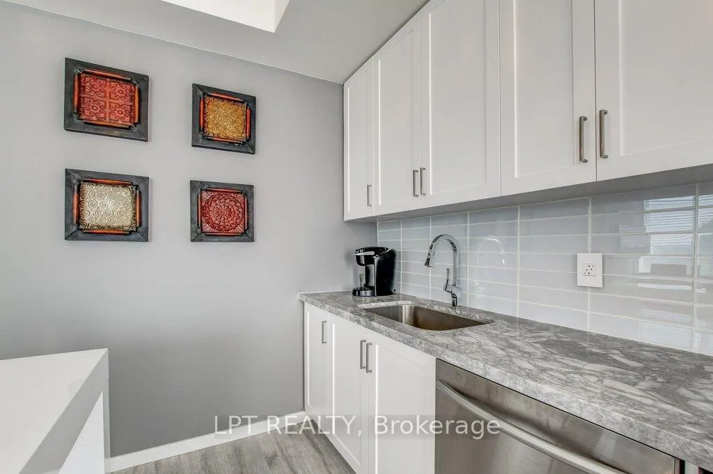 Photo 9 of Unit 64, 300 Alex Gardner Circle, Aurora, Aurora Heights — HOMEH
