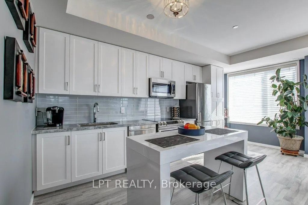 Photo 10 of Unit 64, 300 Alex Gardner Circle, Aurora, Aurora Heights — HOMEH