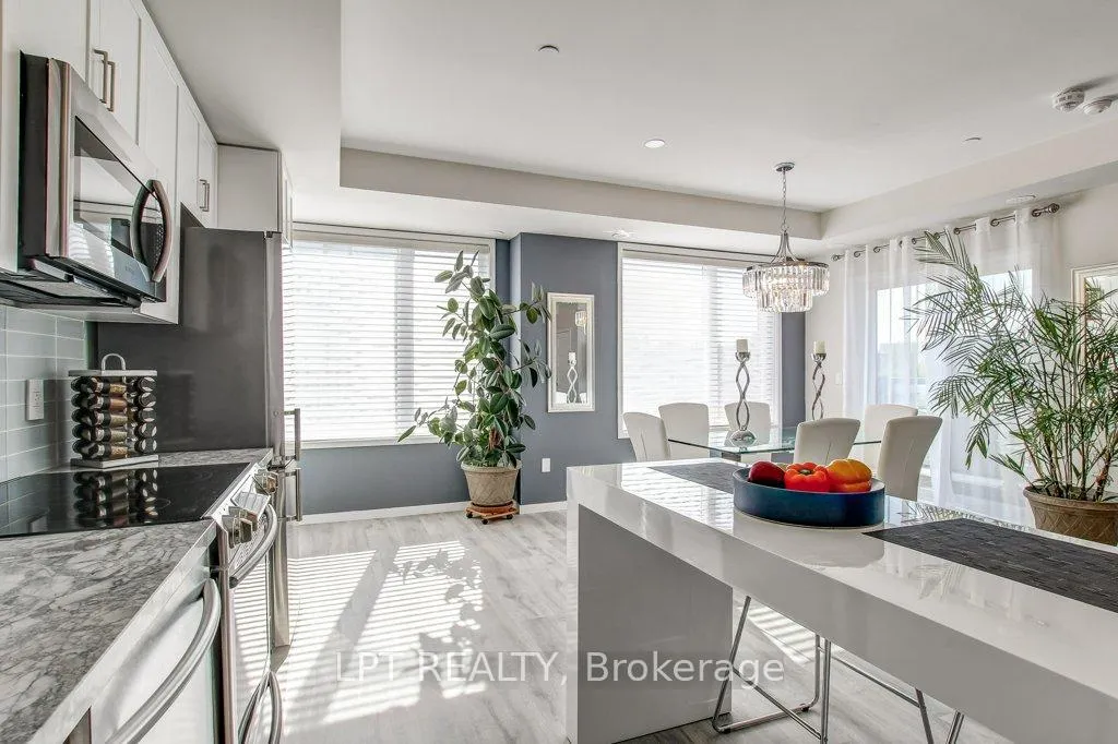 Photo 11 of Unit 64, 300 Alex Gardner Circle, Aurora, Aurora Heights — HOMEH