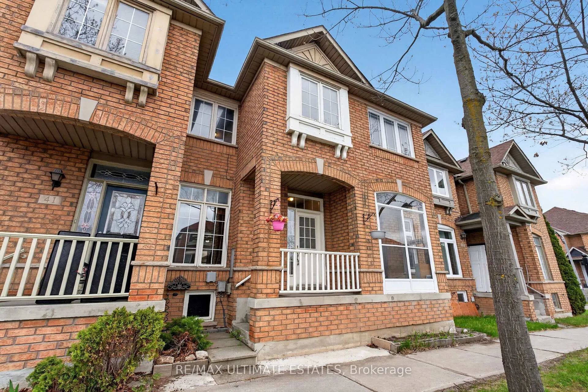 Photo 1 of 39 Bur Oak Avenue, Markham, Berczy — HOMEH