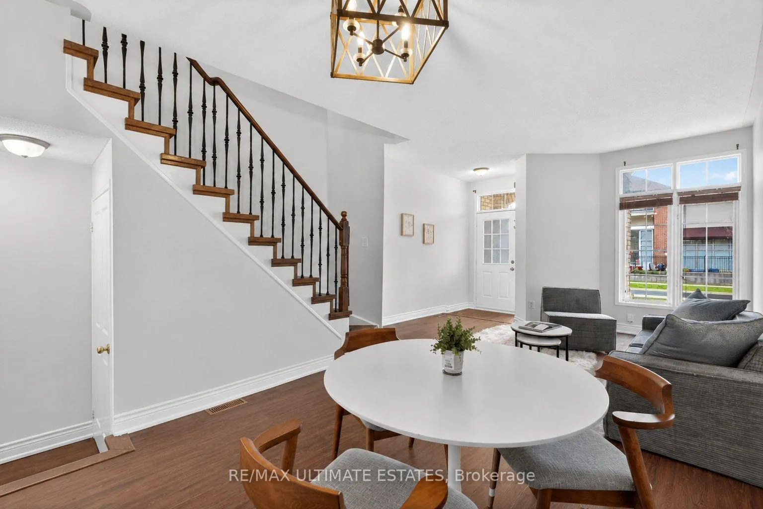 Photo 4 of 39 Bur Oak Avenue, Markham, Berczy — HOMEH