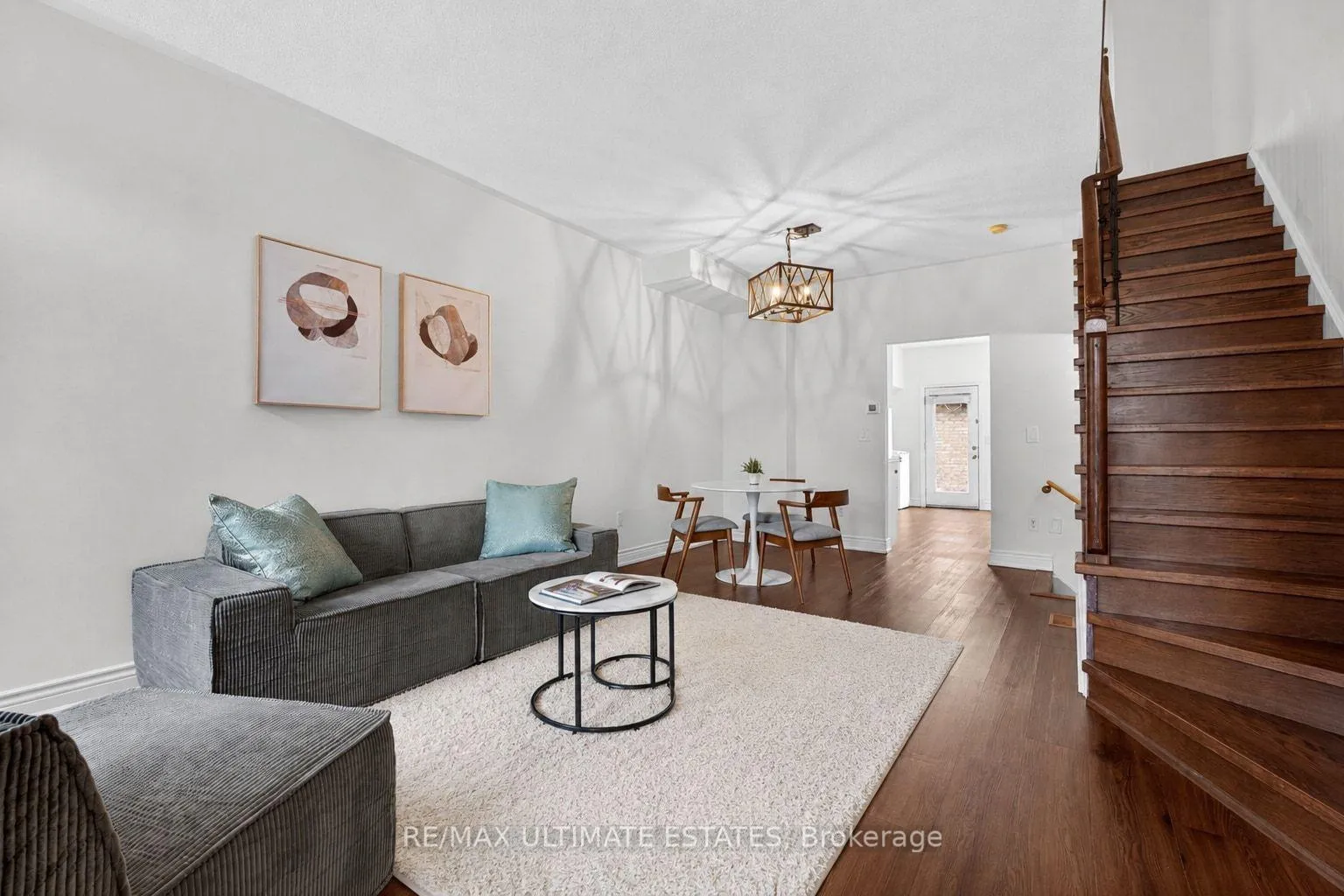 Photo 5 of 39 Bur Oak Avenue, Markham, Berczy — HOMEH