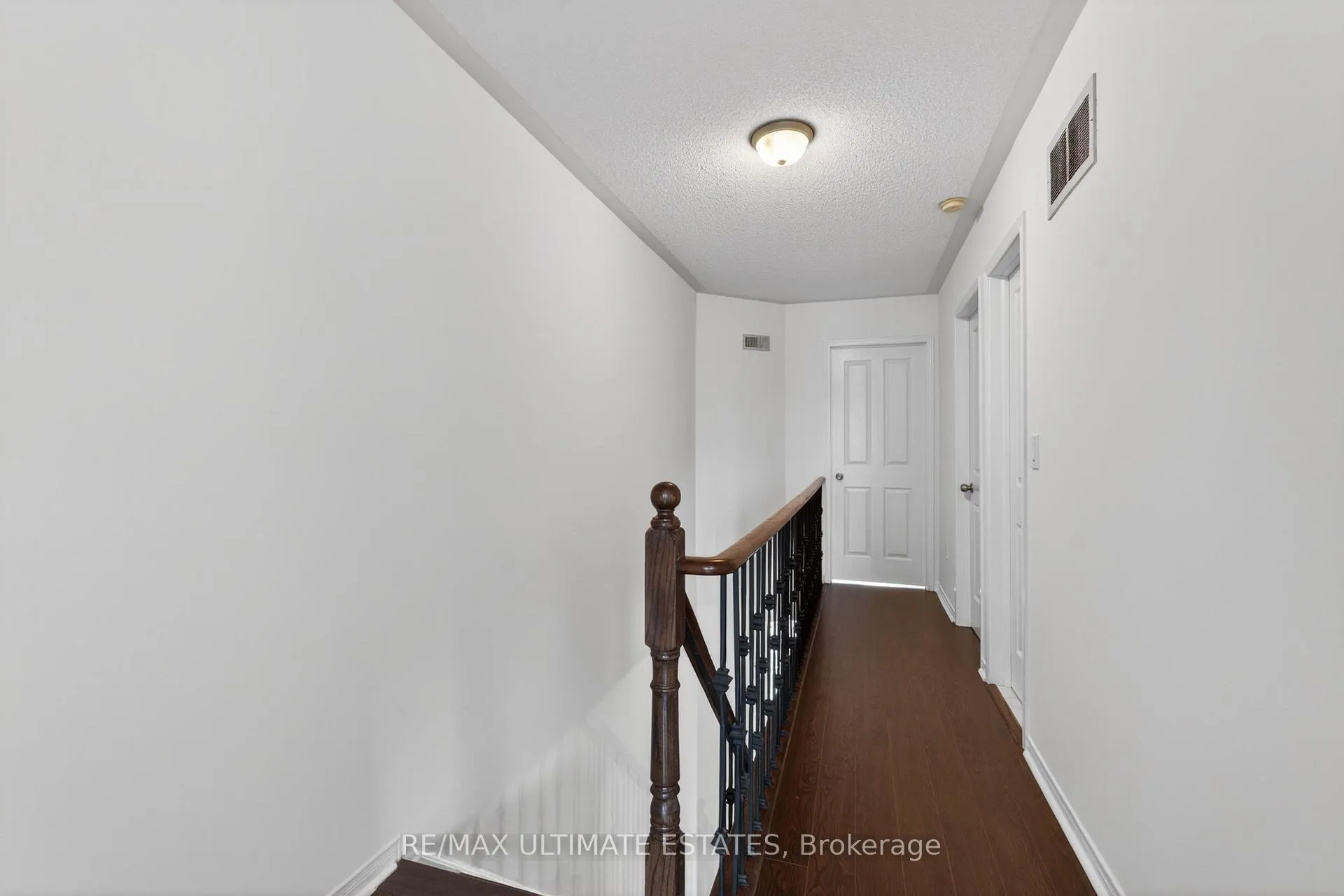 Photo 16 of 39 Bur Oak Avenue, Markham, Berczy — HOMEH