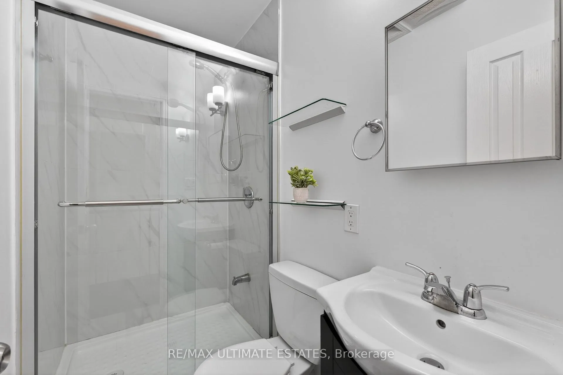 Photo 22 of 39 Bur Oak Avenue, Markham, Berczy — HOMEH