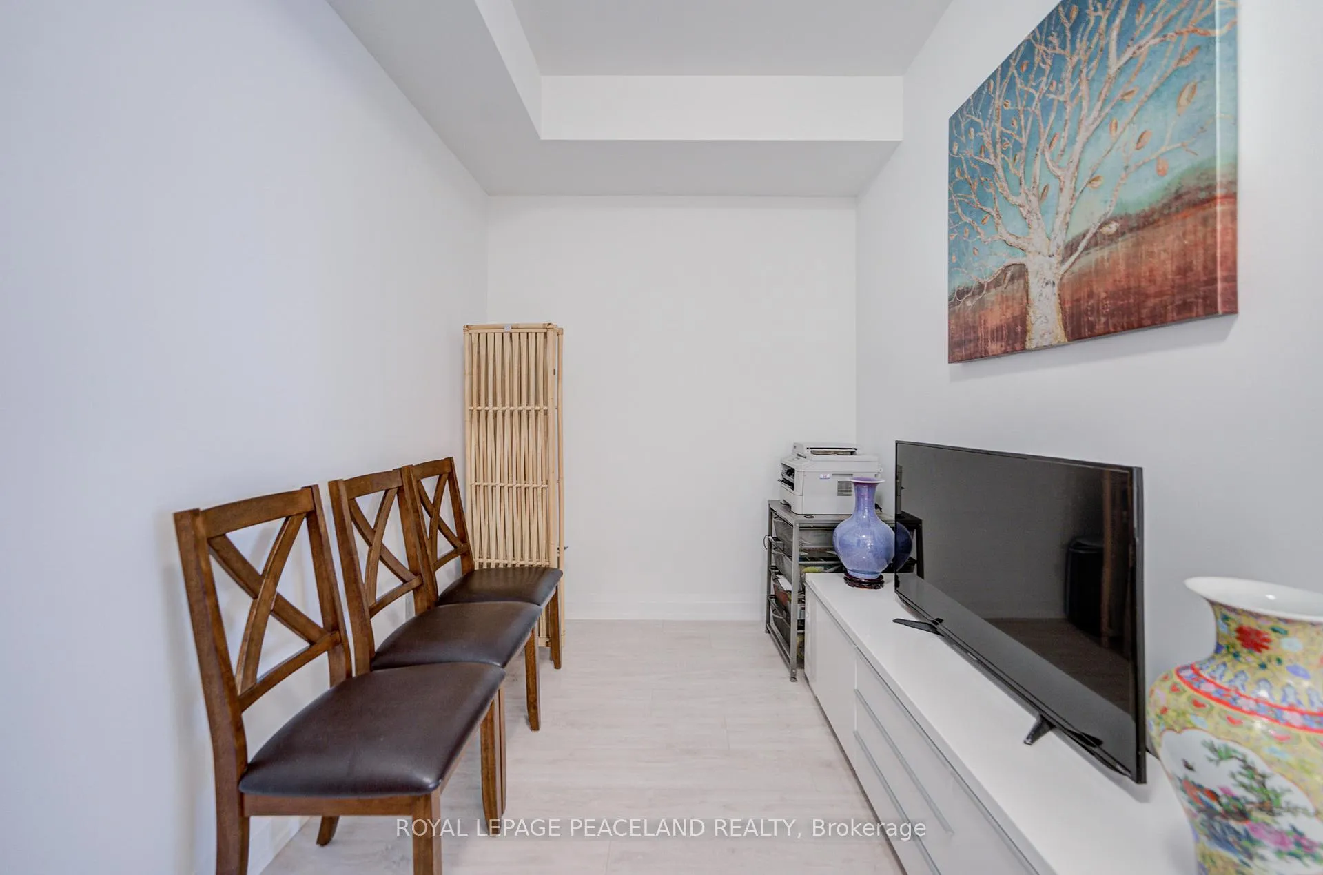 Photo 5 of Unit 1609, 20 Soudan Avenue, Toronto, Mount Pleasant West — HOMEH