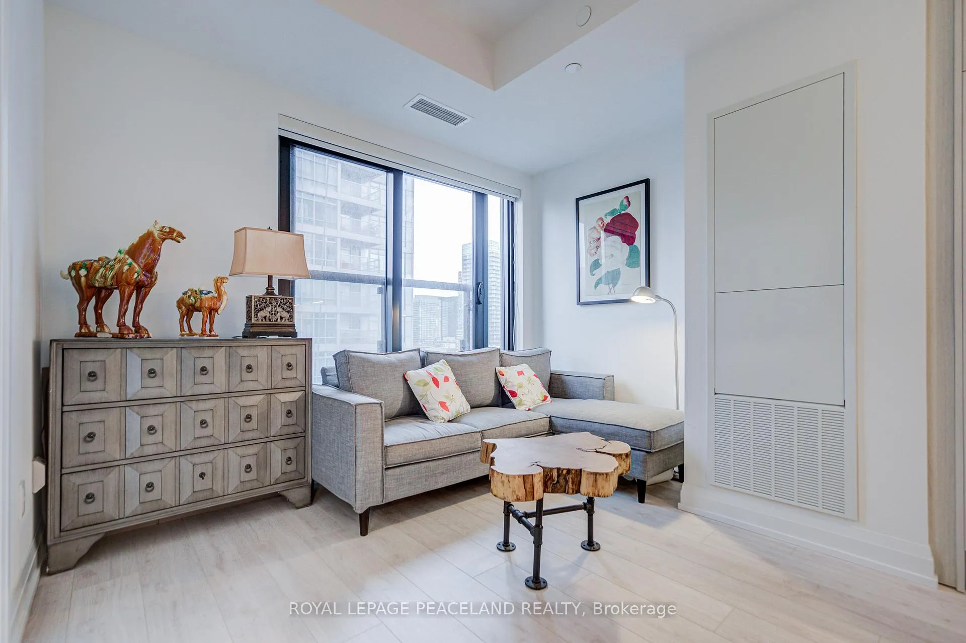 Photo 8 of Unit 1609, 20 Soudan Avenue, Toronto, Mount Pleasant West — HOMEH