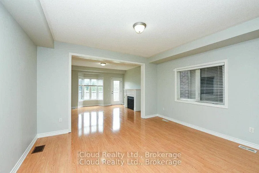 Photo 4 of 74 Gammon Crescent, Brampton, Bram West — HOMEH