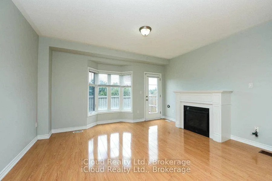 Photo 7 of 74 Gammon Crescent, Brampton, Bram West — HOMEH