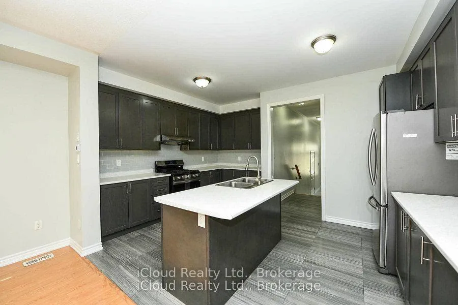 Photo 10 of 74 Gammon Crescent, Brampton, Bram West — HOMEH