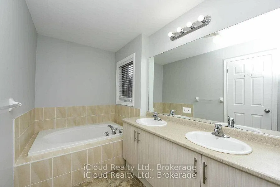 Photo 20 of 74 Gammon Crescent, Brampton, Bram West — HOMEH
