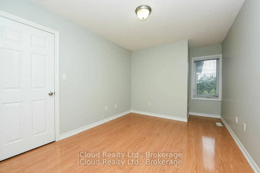 Photo 24 of 74 Gammon Crescent, Brampton, Bram West — HOMEH