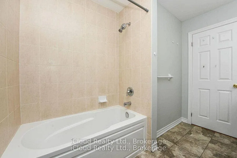 Photo 27 of 74 Gammon Crescent, Brampton, Bram West — HOMEH