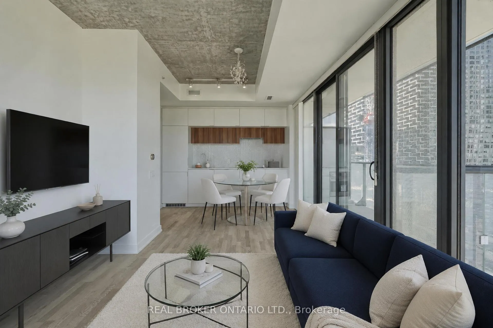 Photo 2 of Unit 1305, 185 Roehampton Avenue, Toronto, Bedford Park-Nortown — HOMEH