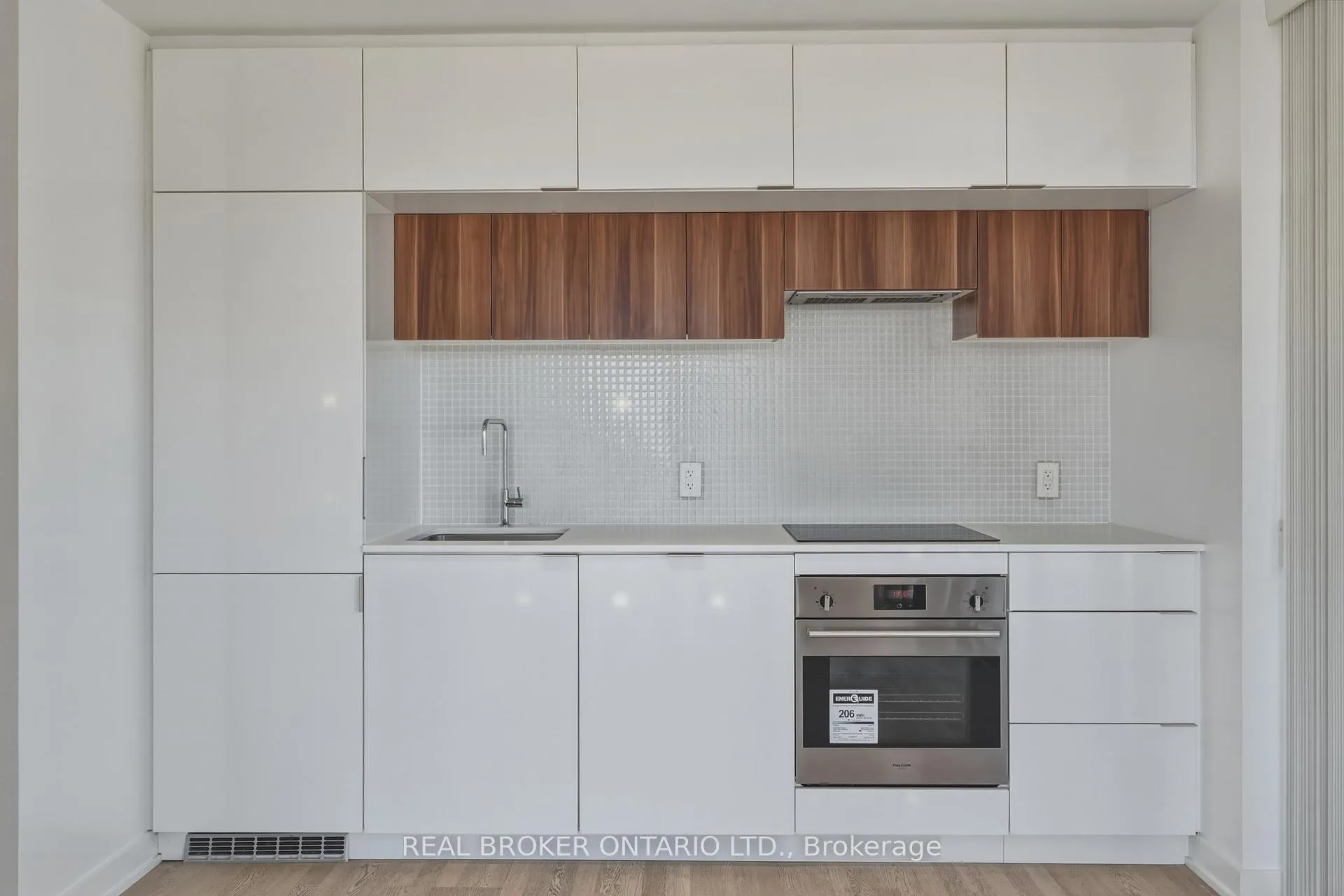 Photo 4 of Unit 1305, 185 Roehampton Avenue, Toronto, Bedford Park-Nortown — HOMEH