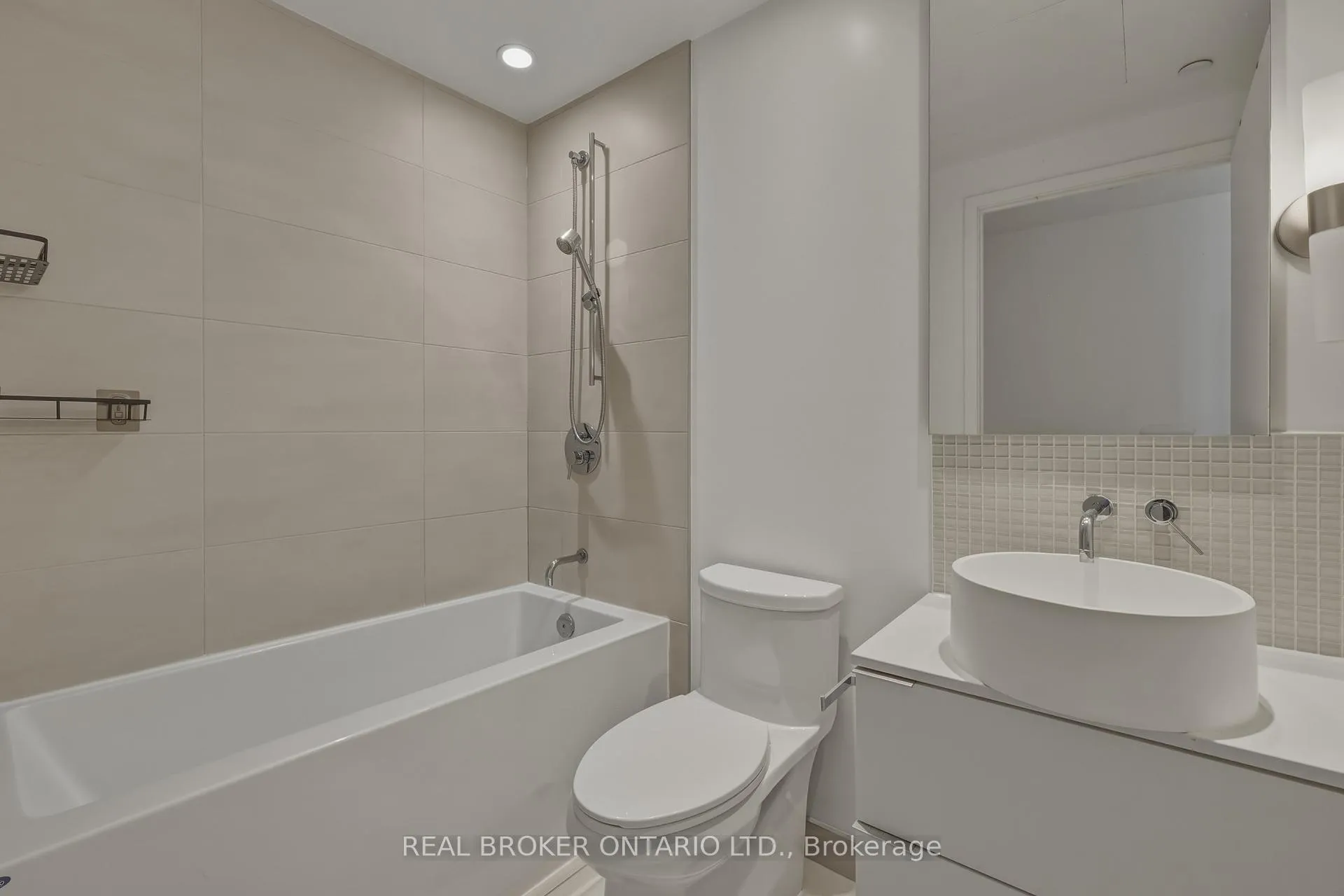Photo 8 of Unit 1305, 185 Roehampton Avenue, Toronto, Bedford Park-Nortown — HOMEH