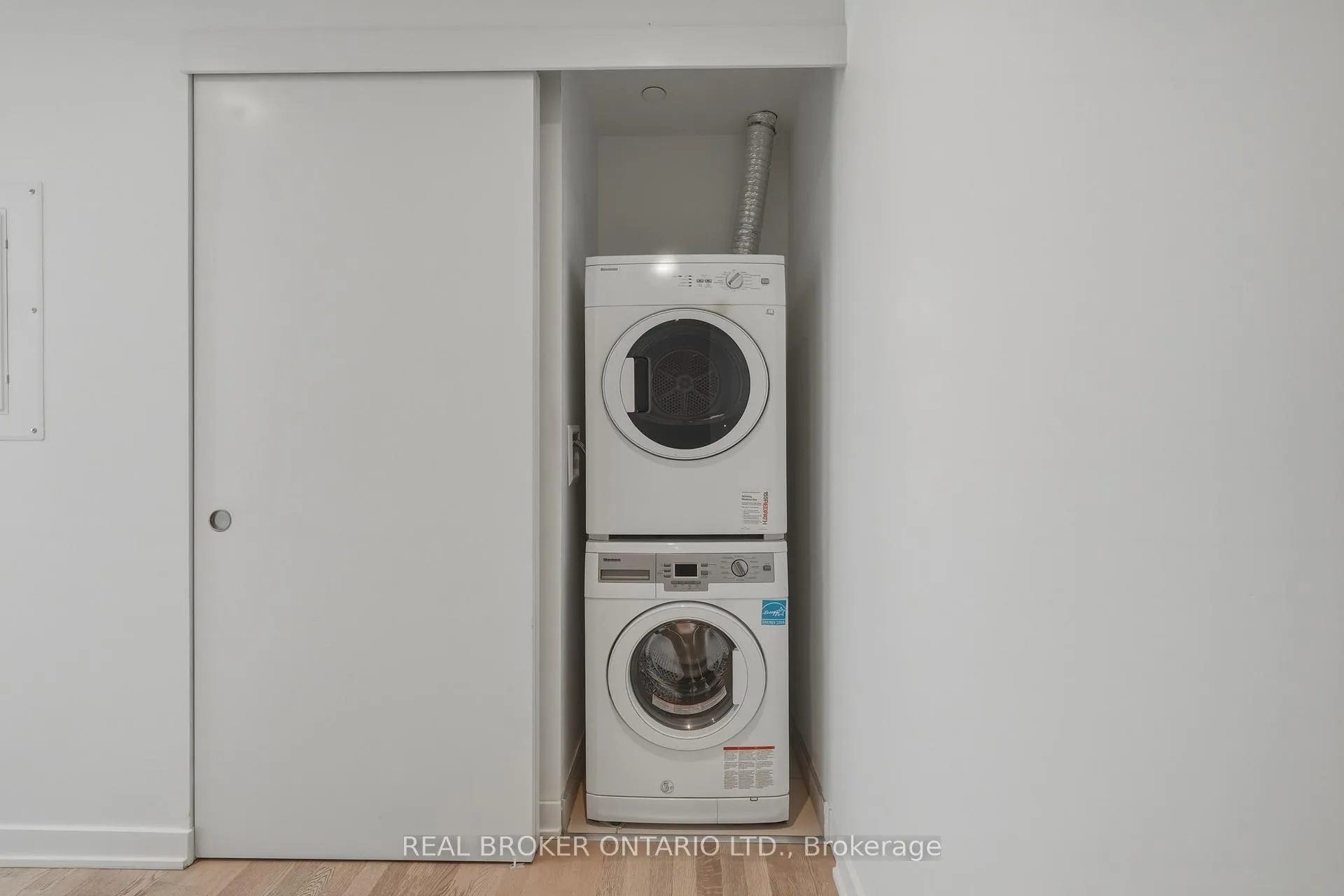 Photo 9 of Unit 1305, 185 Roehampton Avenue, Toronto, Bedford Park-Nortown — HOMEH