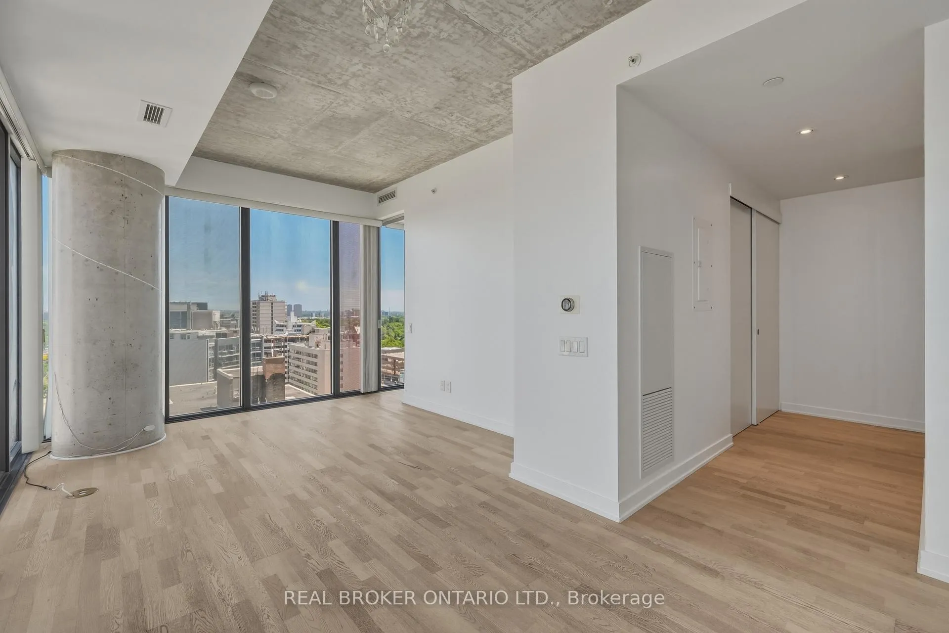 Photo 18 of Unit 1305, 185 Roehampton Avenue, Toronto, Bedford Park-Nortown — HOMEH