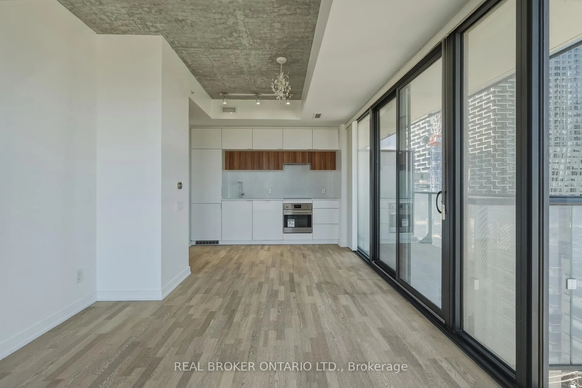 Photo 21 of Unit 1305, 185 Roehampton Avenue, Toronto, Bedford Park-Nortown — HOMEH
