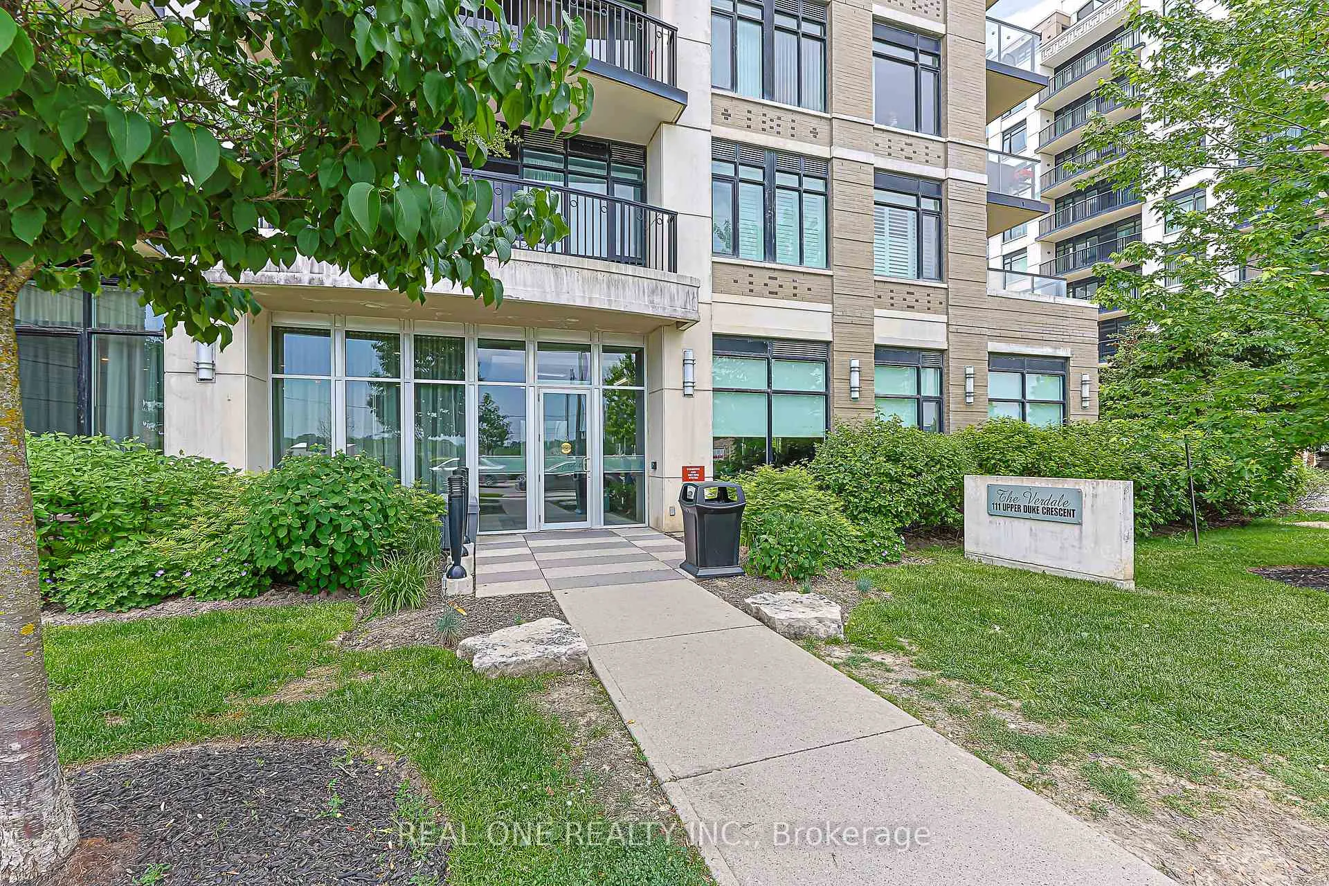 Photo 3 of Unit 214, 111 Upper Duke Crescent, Markham, Unionville — HOMEH